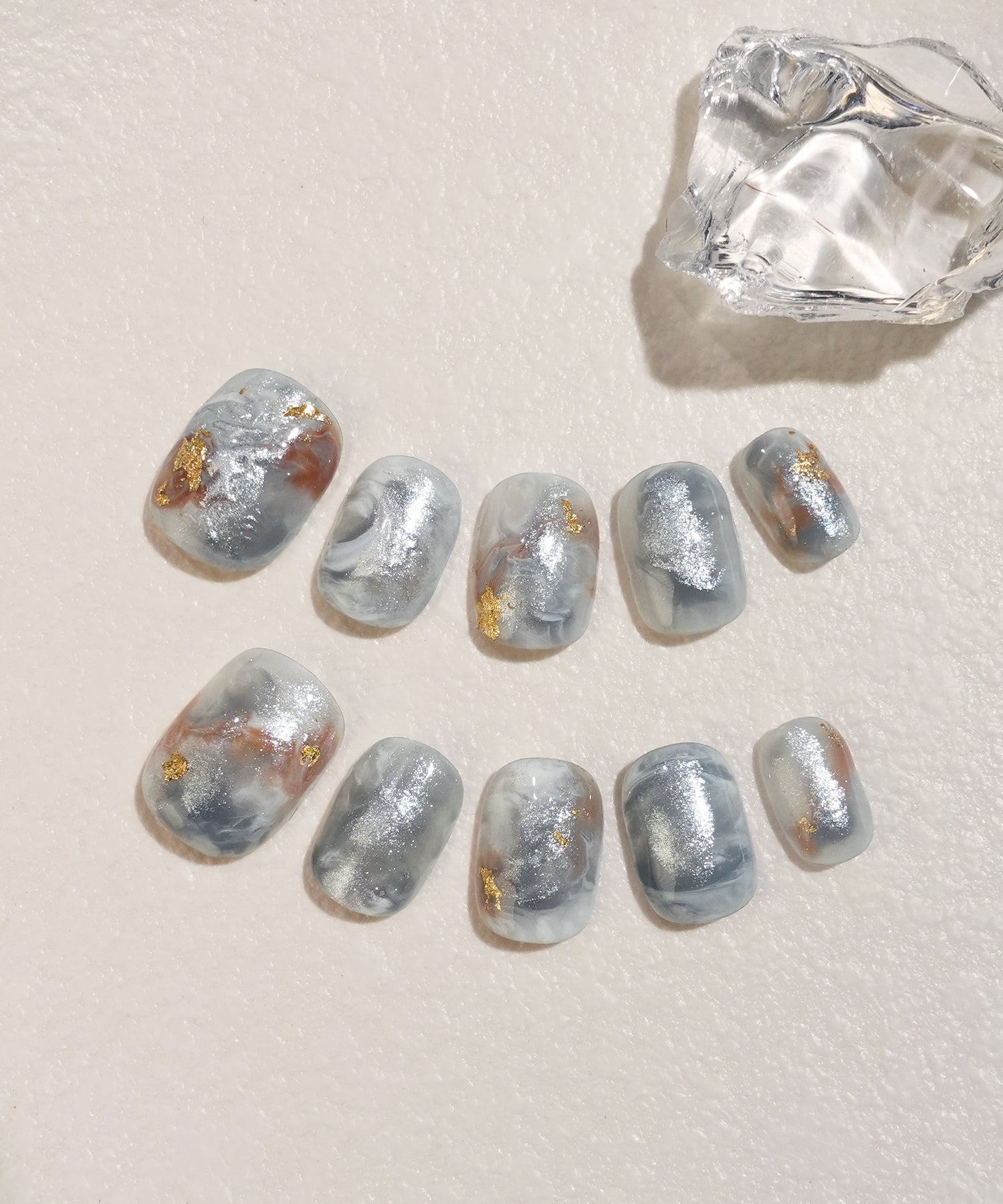 【当日発送】水光ネイルブルーニュアンスゴールドホイルラメショートラウンドネイルチップ