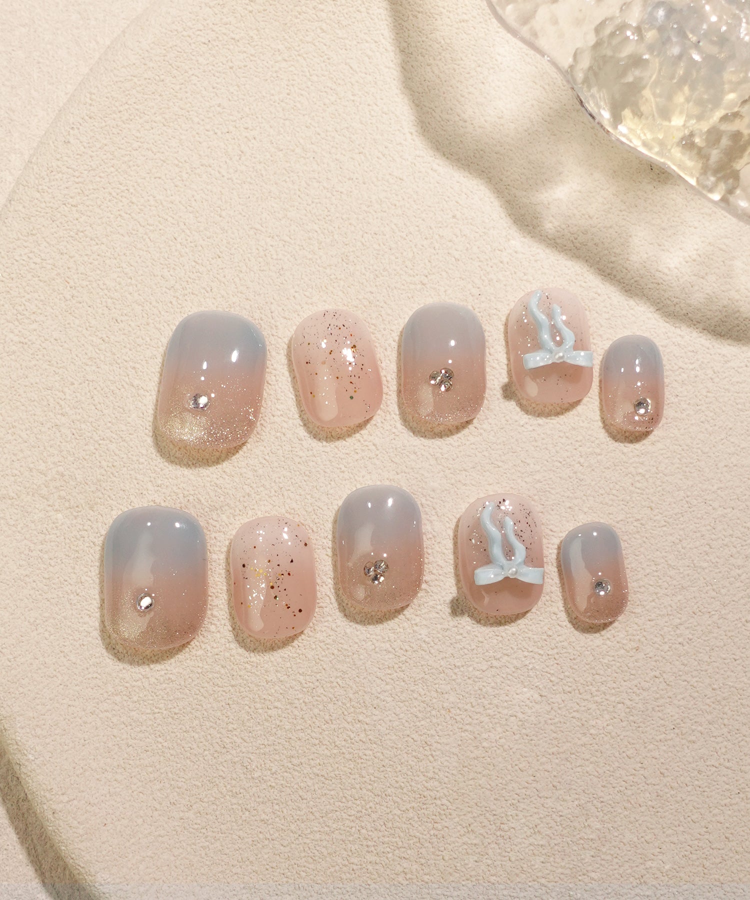 水光ネイルブルーピンクグラデーションリボンモチーフショートラウンドネイルチップ