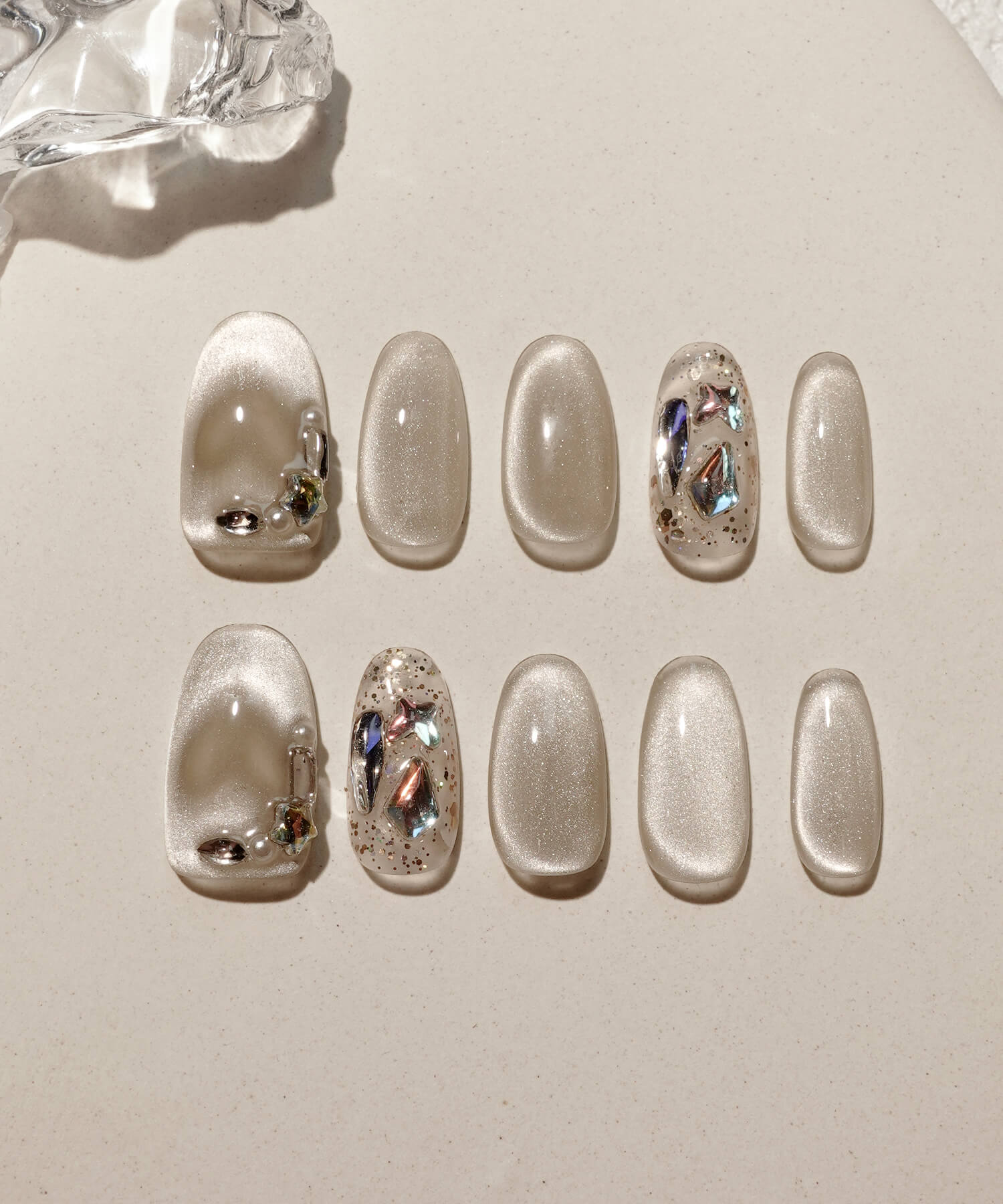 【一部当日発送】水光ネイルハートマグネットグレージュストーンラメオーバルネイルチップ