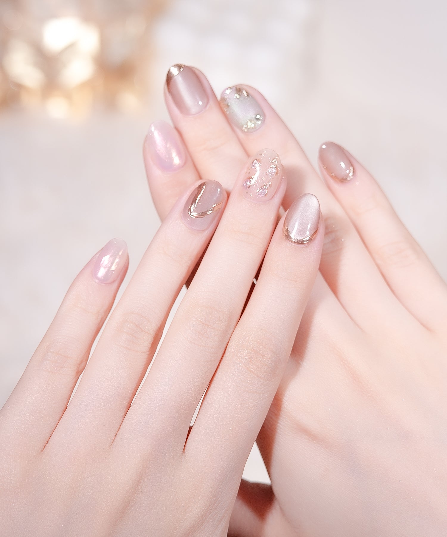 【当日発送】水光ネイルパープルマグネットアイボリーニュアンスフラワーゴールドミラーラインストーンオーバルネイルチップ