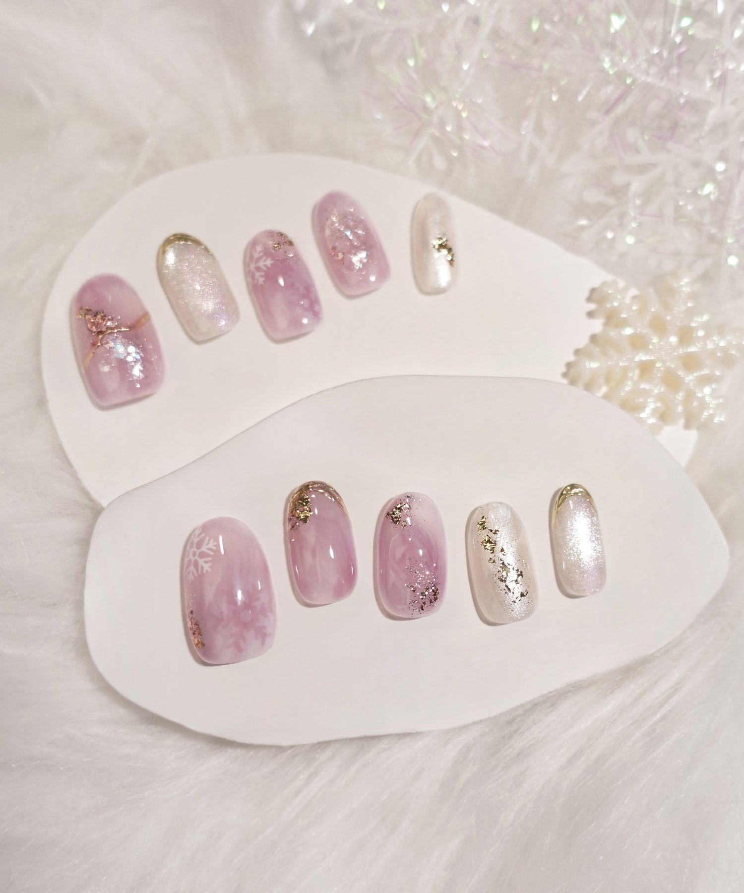 【当日発送】水光ネイルピンクホワイトスノーデザインゴールドミラーホイルオーバルネイルチップ