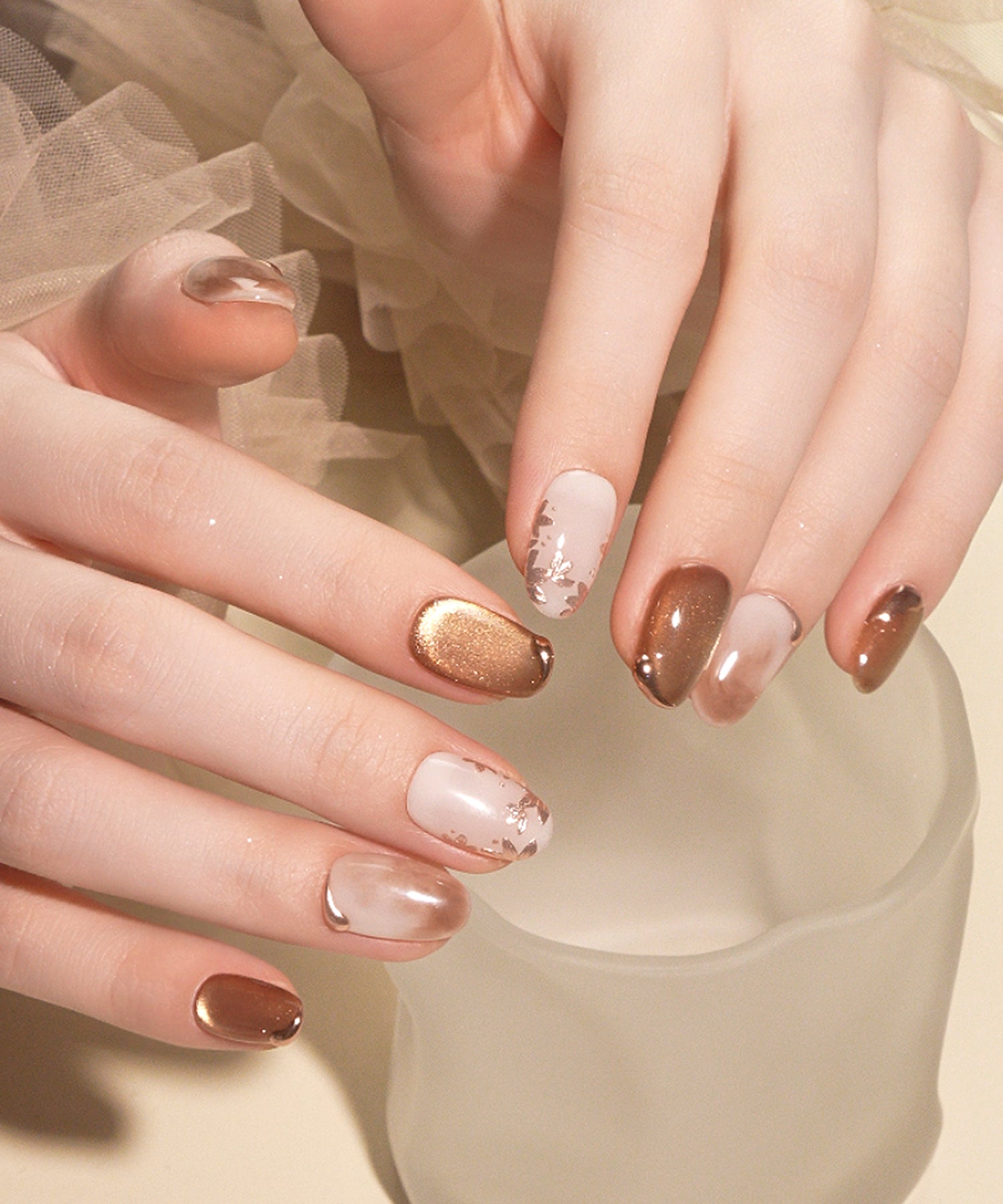 【予約販売】水光ネイルブラウンニュアンスマグネットフラワーミラーアートオーバルネイルチップ