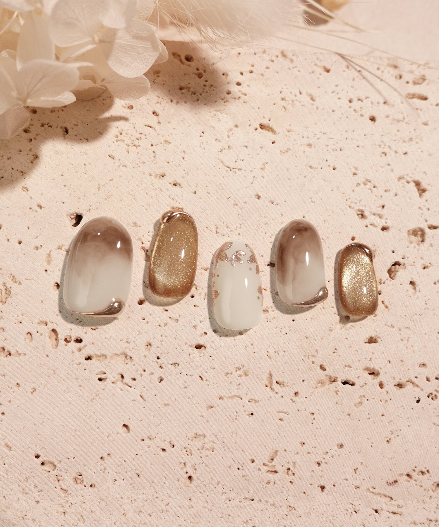 【COMING SOON】水光ネイルブラウンニュアンスマグネットフラワーミラーアートオーバルネイルチップ