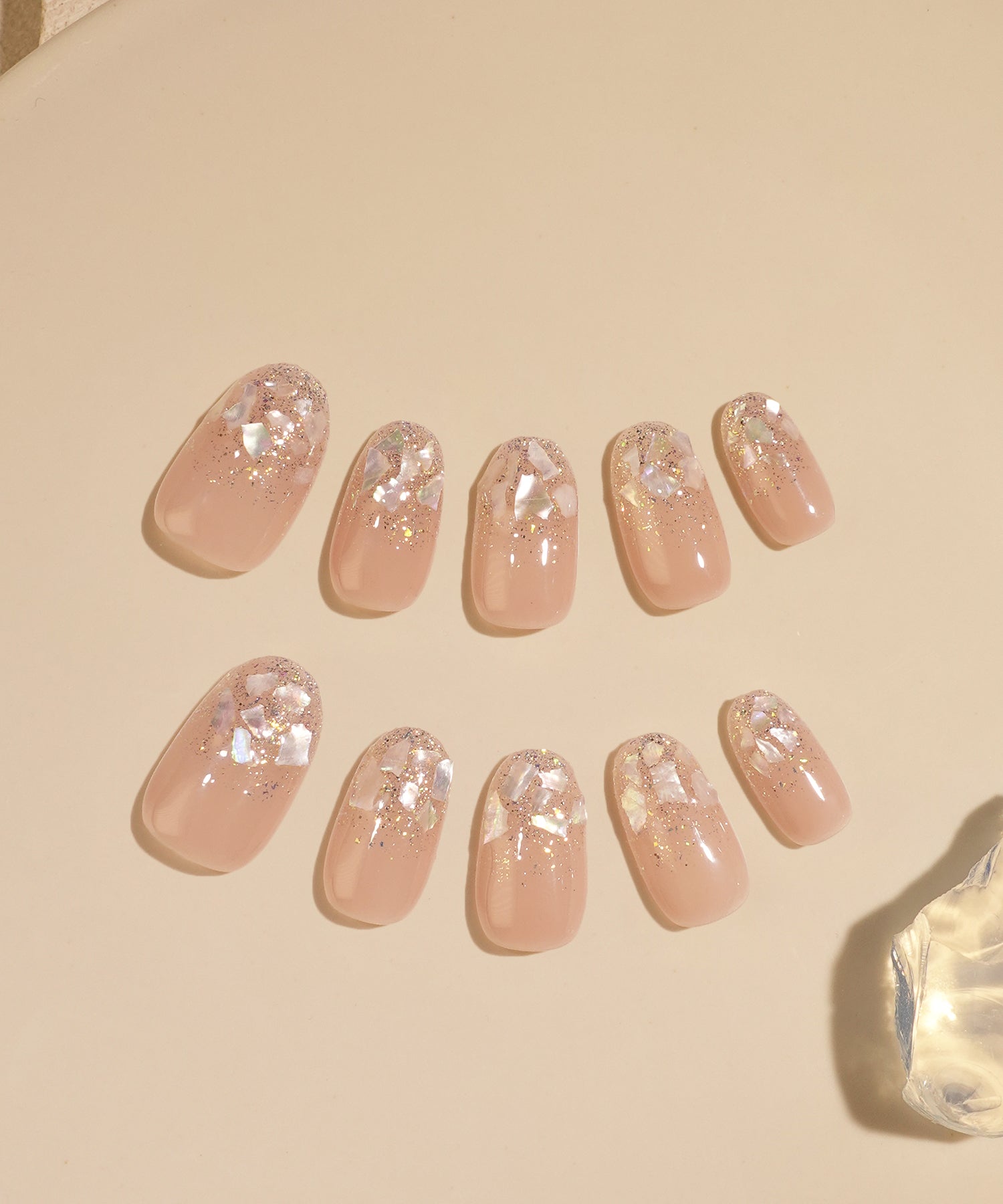 【COMING SOON】水光ネイルピーチベージュシェルラメグラデーションオーバルネイルチップ