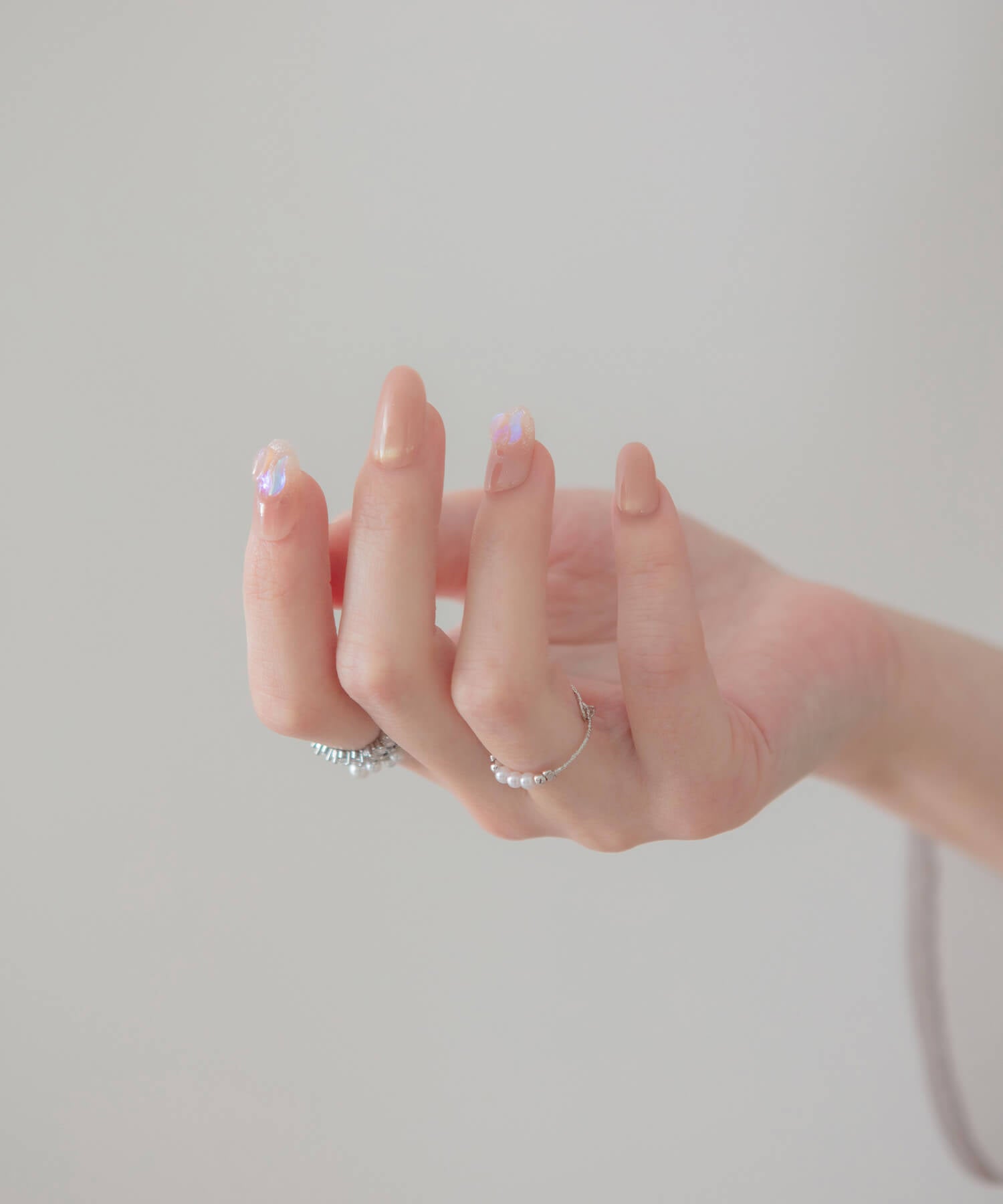 【予約販売】水光ネイルピンクマグネットオーロラストーンラメオーバルネイルチップ