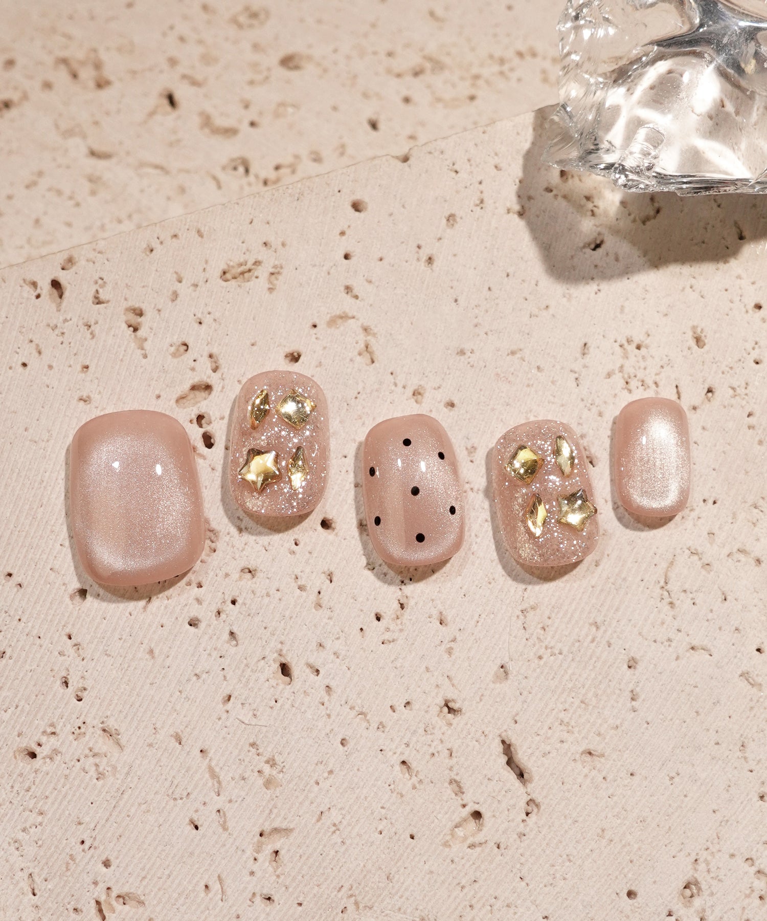 【一部当日発送】水光ネイルピンクマグネットドットゴールドストーンショートスクエアネイルチップ