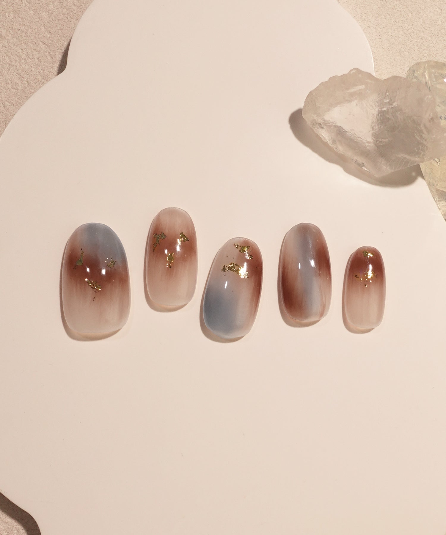 【当日発送】水光ネイルブラウンブルーニュアンスゴールドホイルオーバルネイルチップ