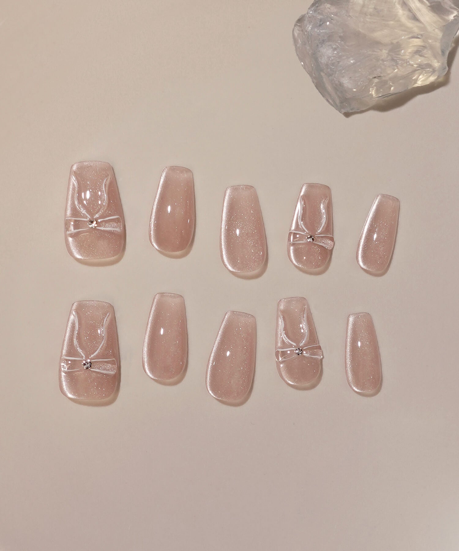 【当日発送】水光ネイルベージュマグネット3Dリボンアートバレリーナネイルチップ