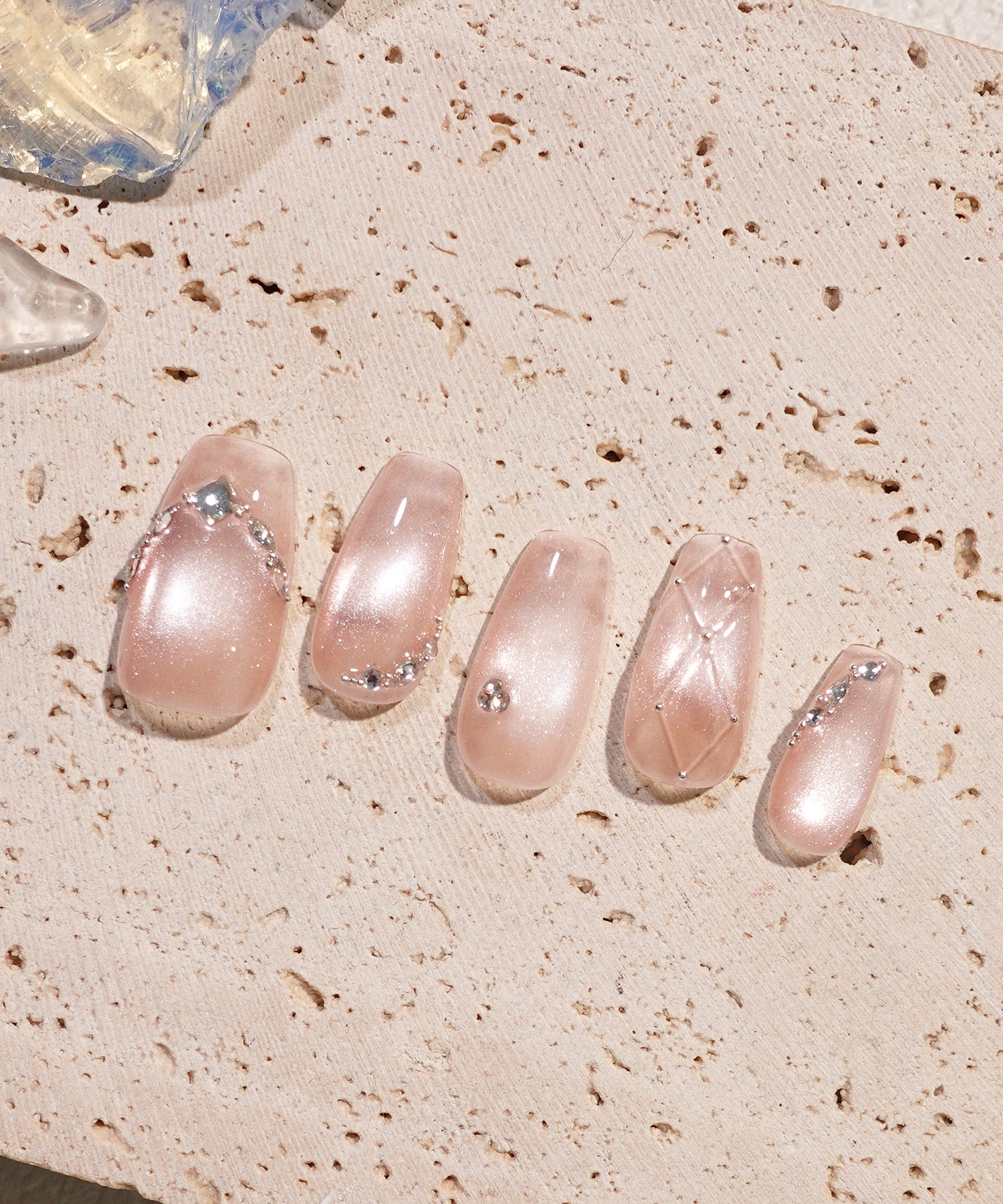 【予約販売】水光ネイルピンクマグネットストーンキルティングデザインバレリーナネイルチップ