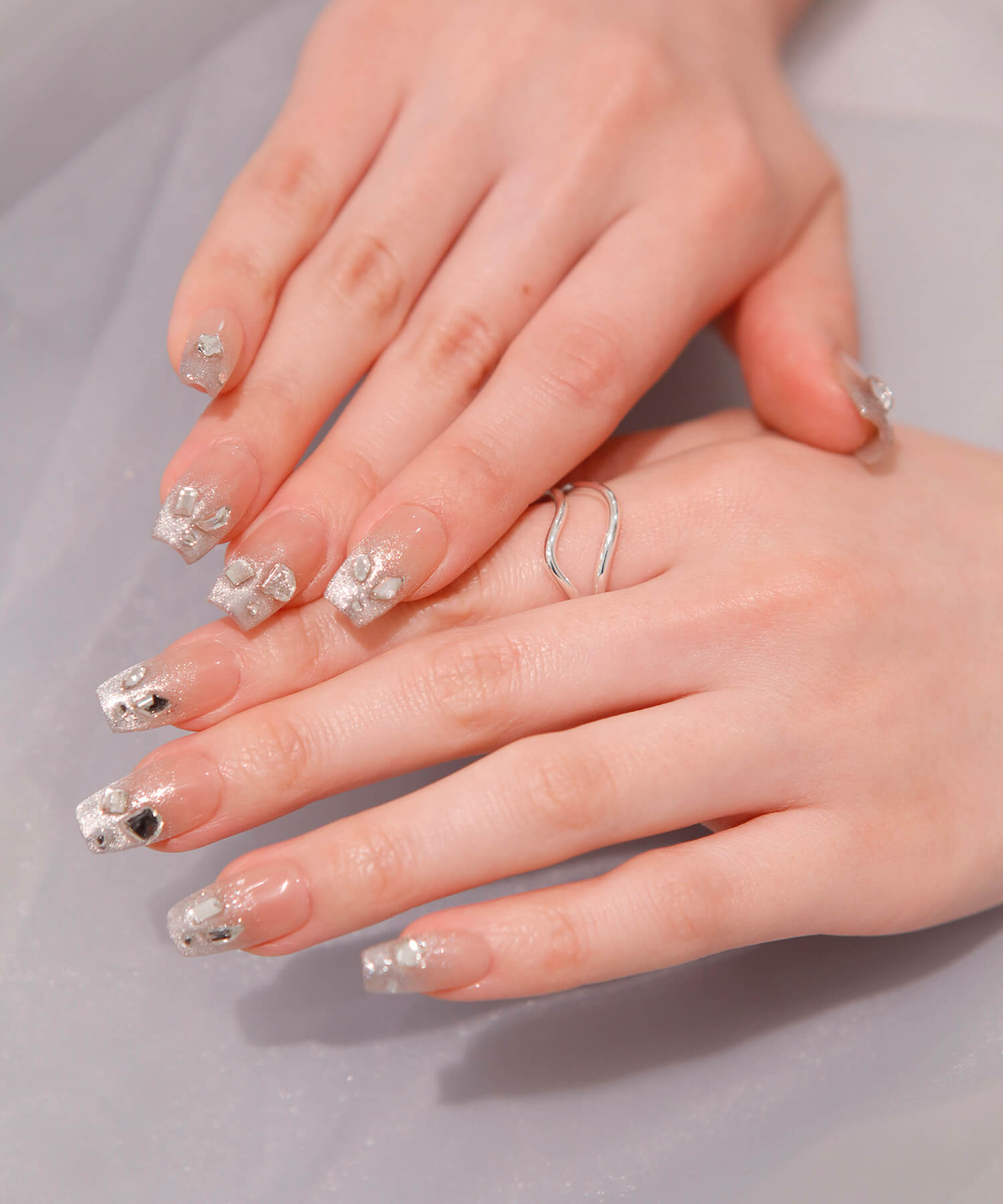 【当日発送】水光ネイルシルバーマグネットラメグラデーションストーンワンホンピンクスクエアネイルチップ