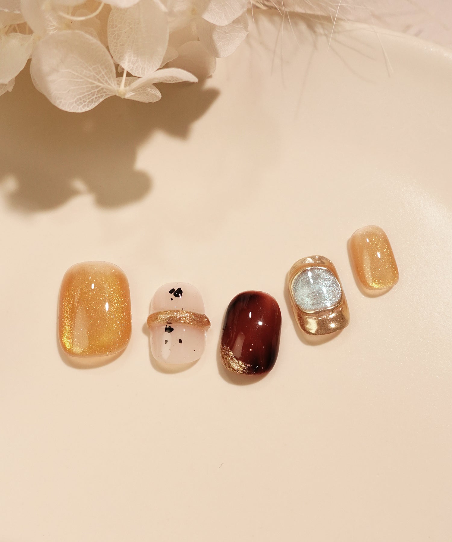 水光ネイルゴールドニュアンスリングデザインショートスクエアネイルチップ