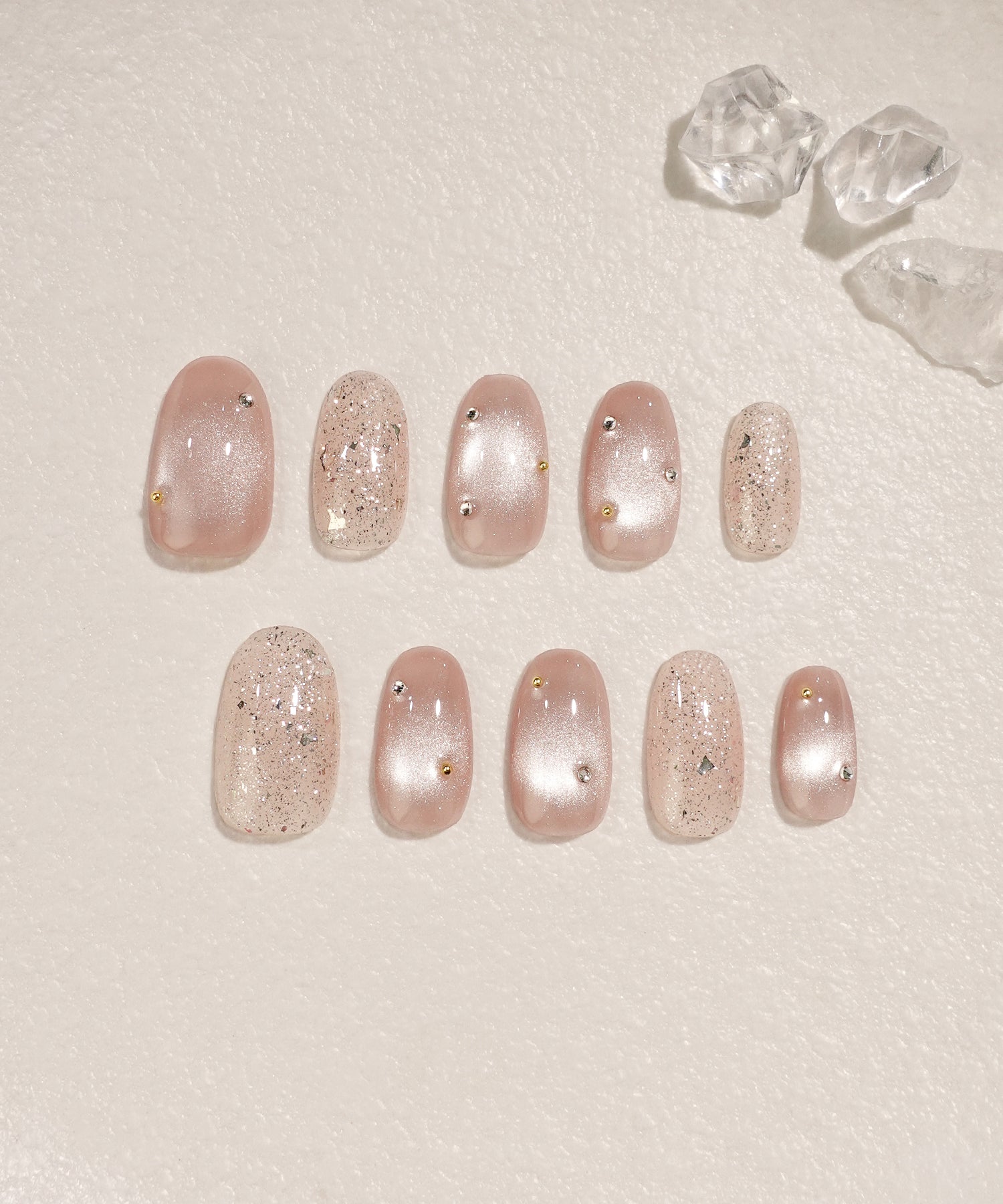 【当日発送】水光ネイルピンクマグネットランダムストーンラメオーバルネイルチップ