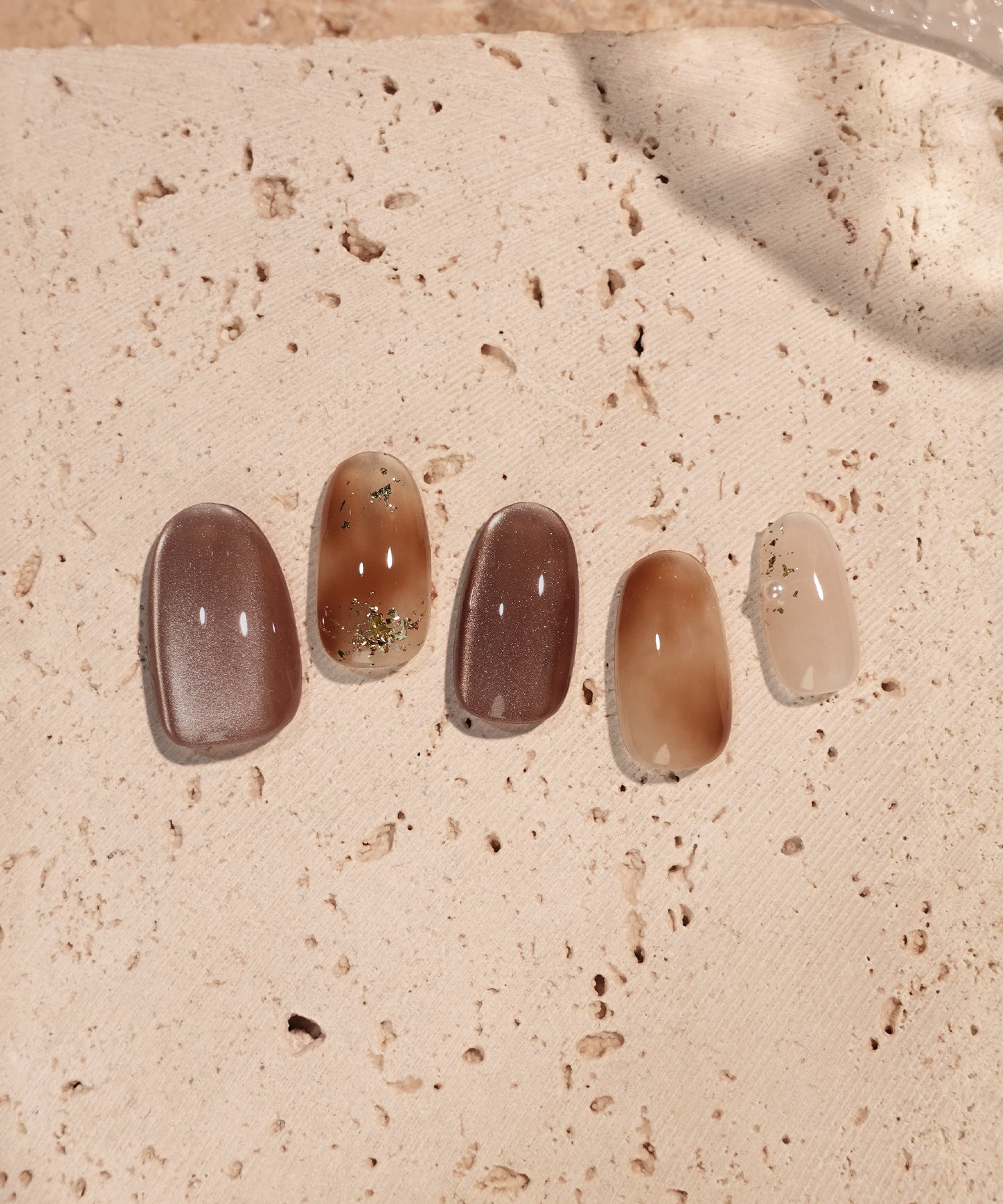 【当日発送】水光ネイルブラウンマグネットニュアンスホイルアートオーバルネイルチップ