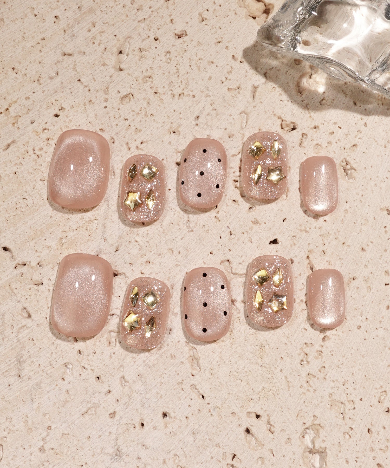 【一部当日発送】水光ネイルピンクマグネットドットゴールドストーンショートスクエアネイルチップ