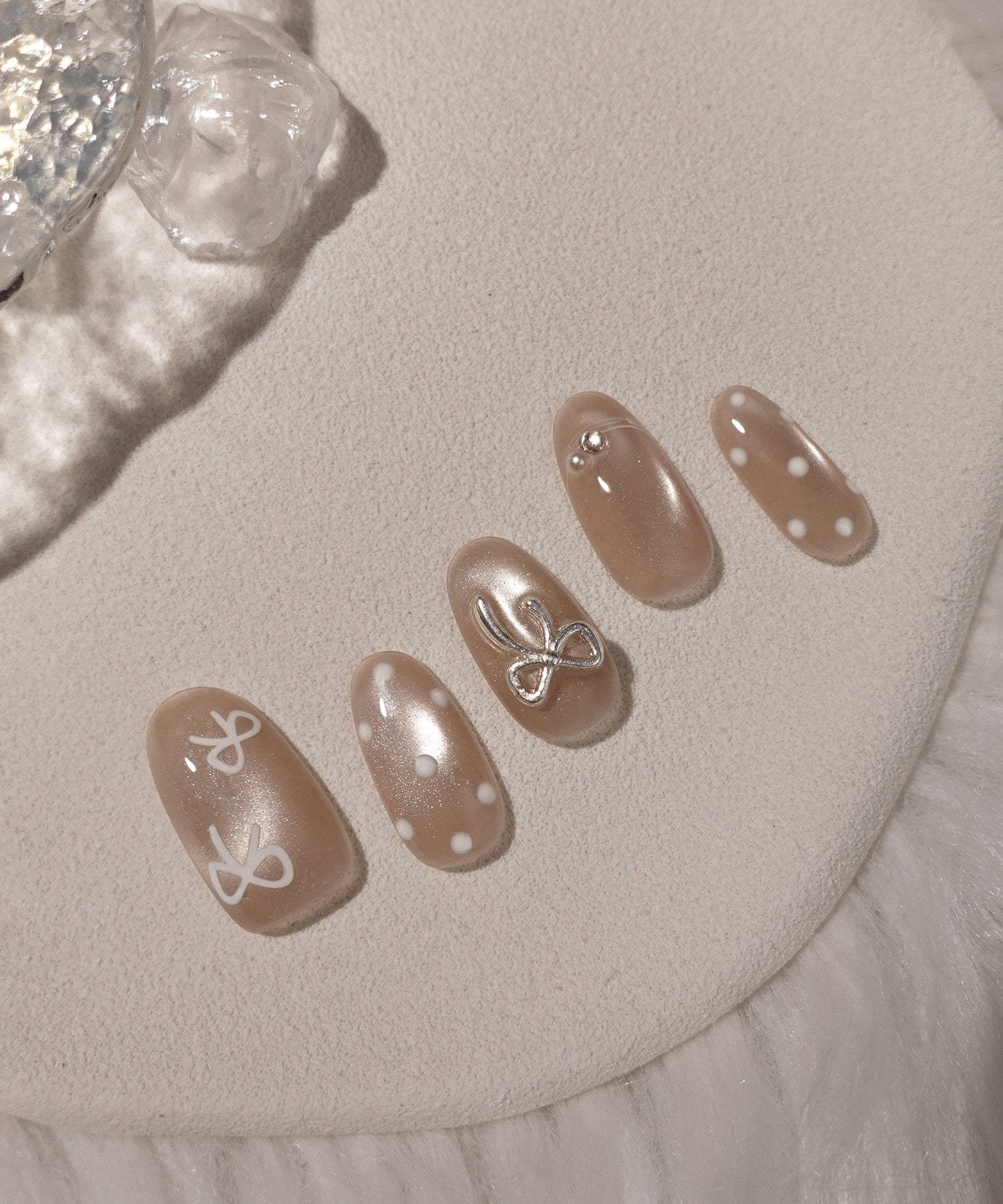 【一部当日発送】水光ネイルベージュマグネットドットリボンオーバルネイルチップ