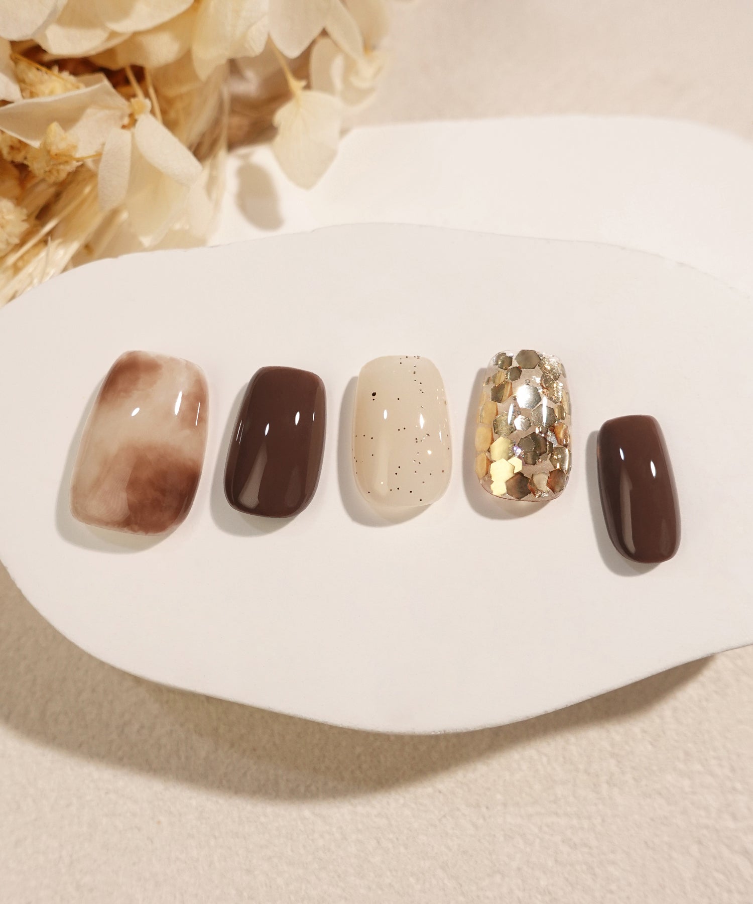 【COMING SOON】水光ネイルブラウンニュアンスゴールドホログラムショートスクエアネイルチップ