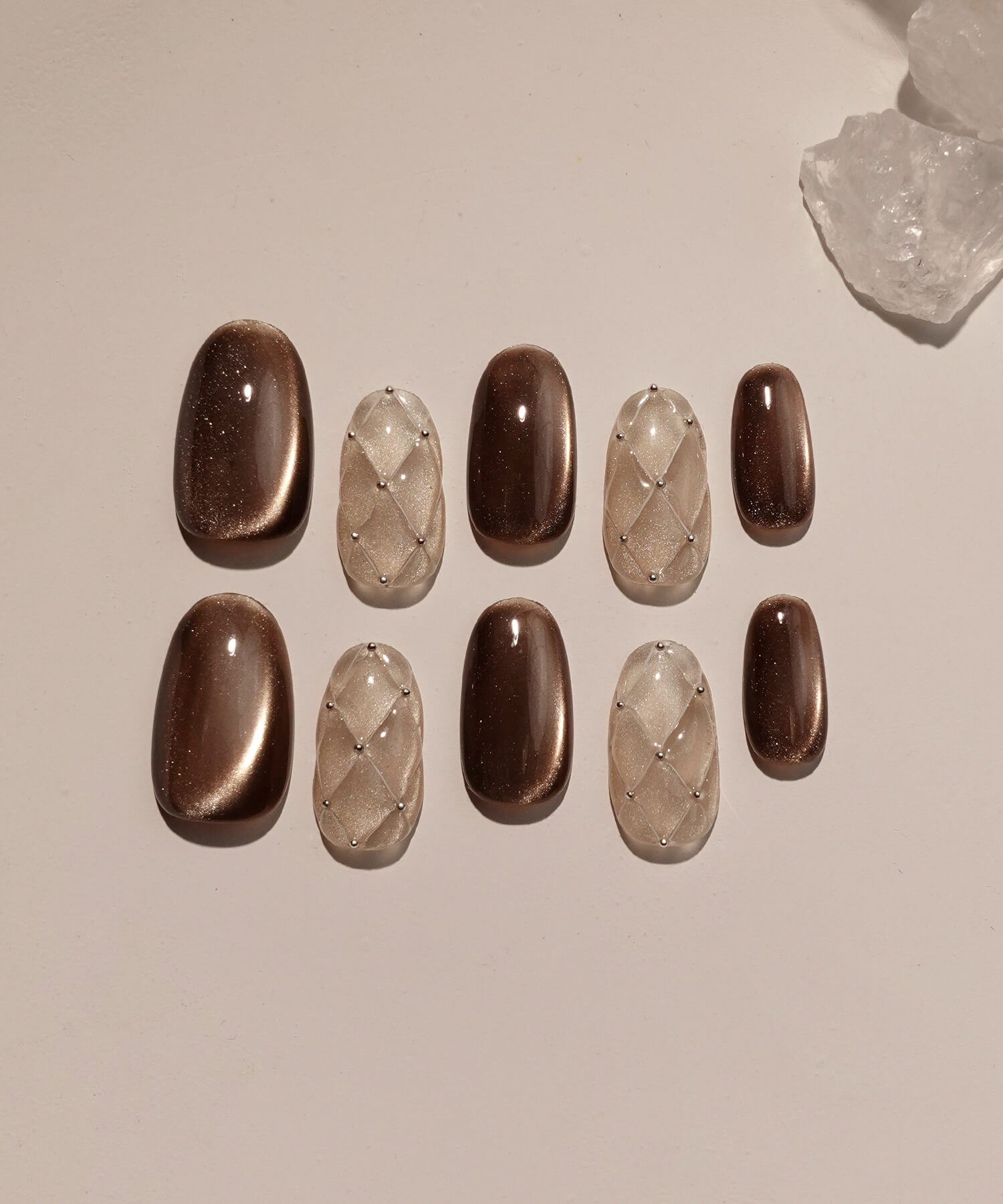 【当日発送】水光ネイルキルティングベージュブラウンマグネットオーバルネイルチップ