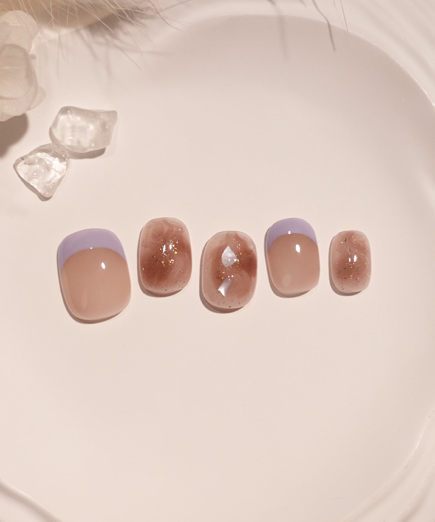 【当日発送】水光ネイルラベンダーフレンチベージュブラウンニュアンスシェルショートラウンドネイルチップ