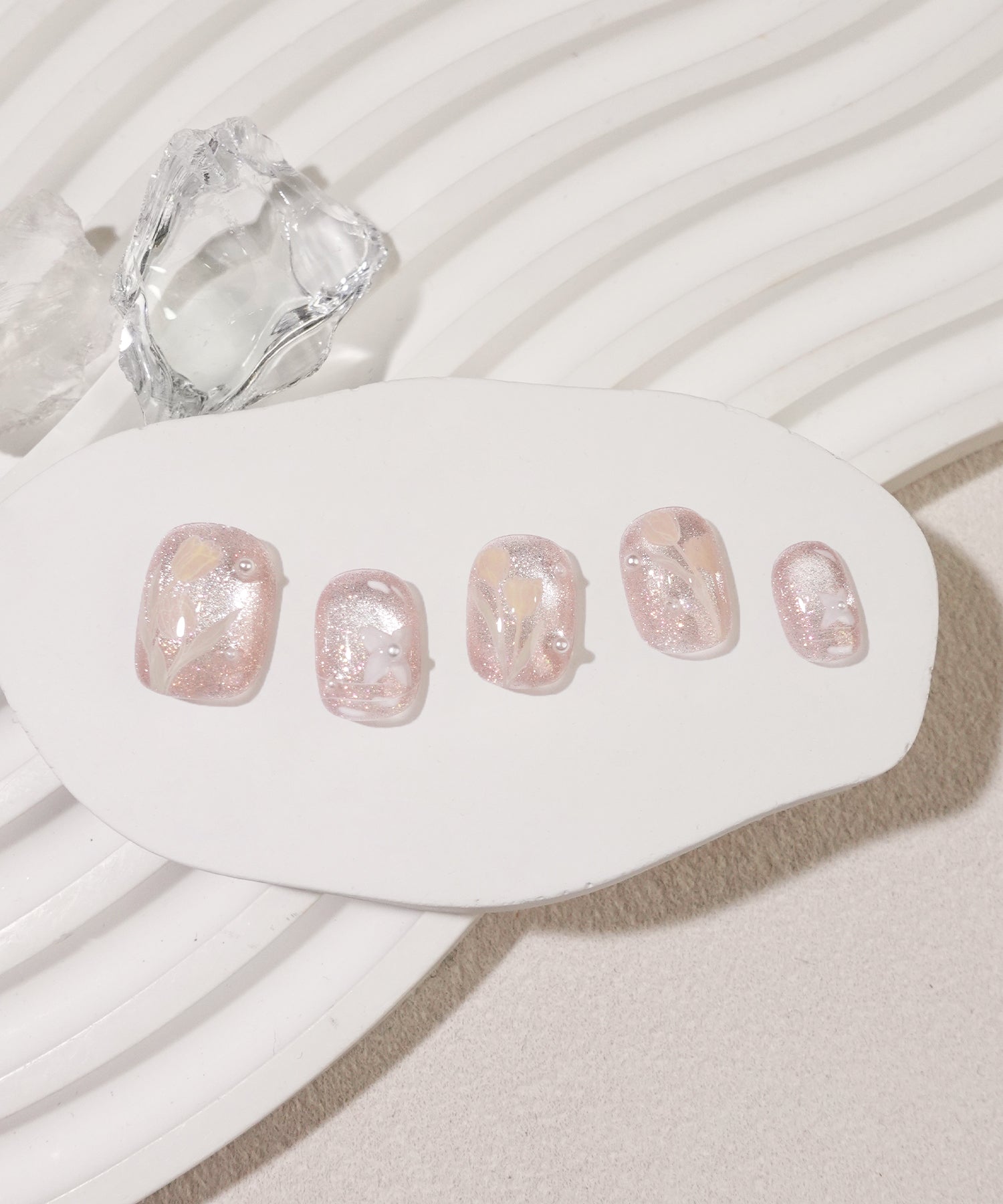 【当日発送】3D水光ネイルピンクマグネットニュアンスフラワーデザインパールショートラウンドネイルチップ