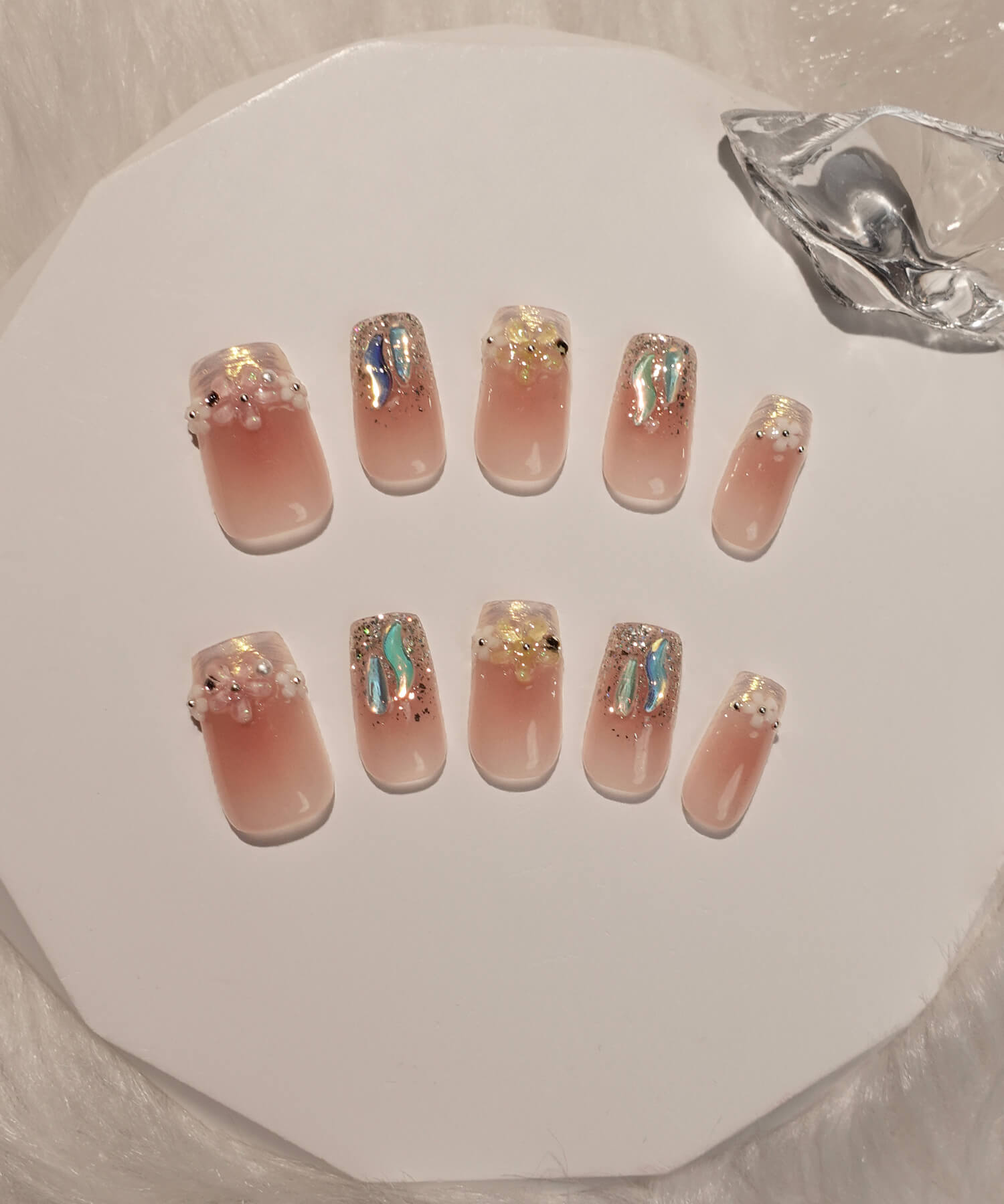 【一部当日発送】水光ネイルピンクチークフラワー偏光ストーンラメオーロラフレンチスクエアネイルチップ