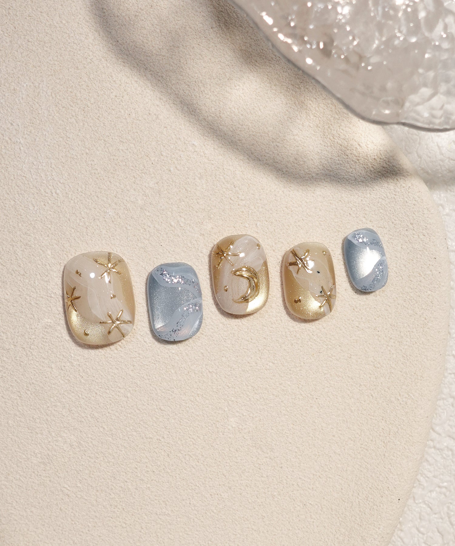 【COMING SOON】水光ネイルブルーマグネットゴールドミラームーンスターニュアンスラメショートラウンドネイルチップ