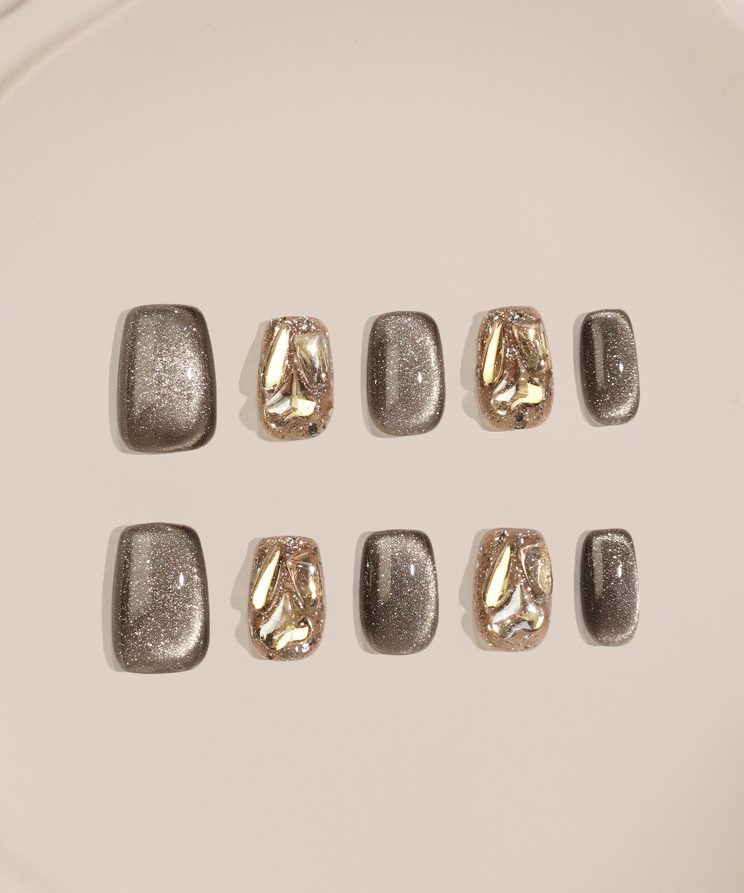 【当日発送】水光ネイルダークブラウンマグネットゴールドストーンショートスクエアネイルチップ