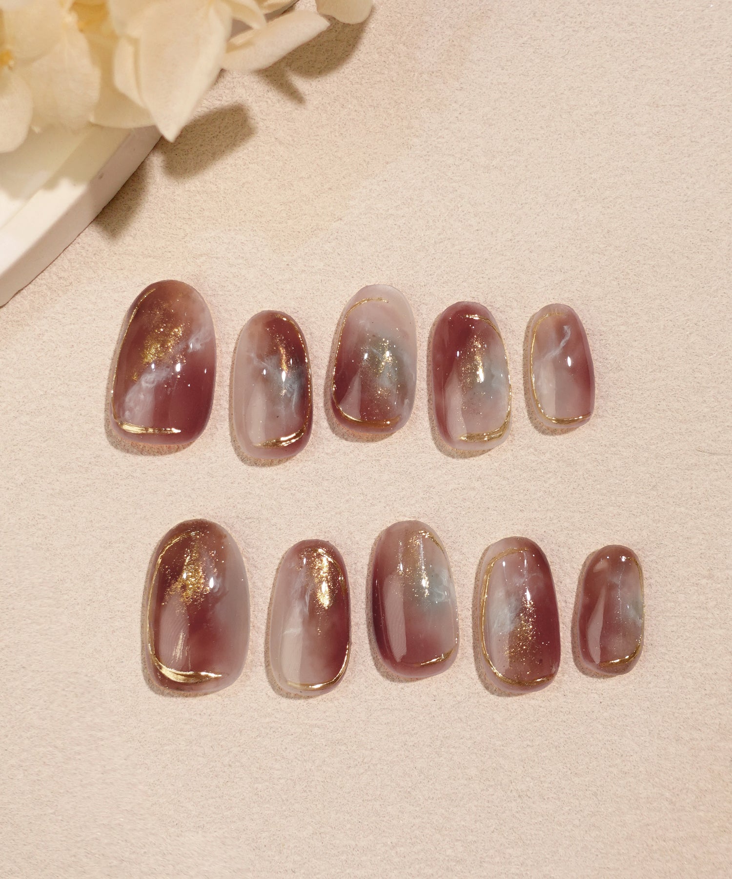 【予約販売】水光ネイルレッドゴールドニュアンスミラーオーバルネイルチップ