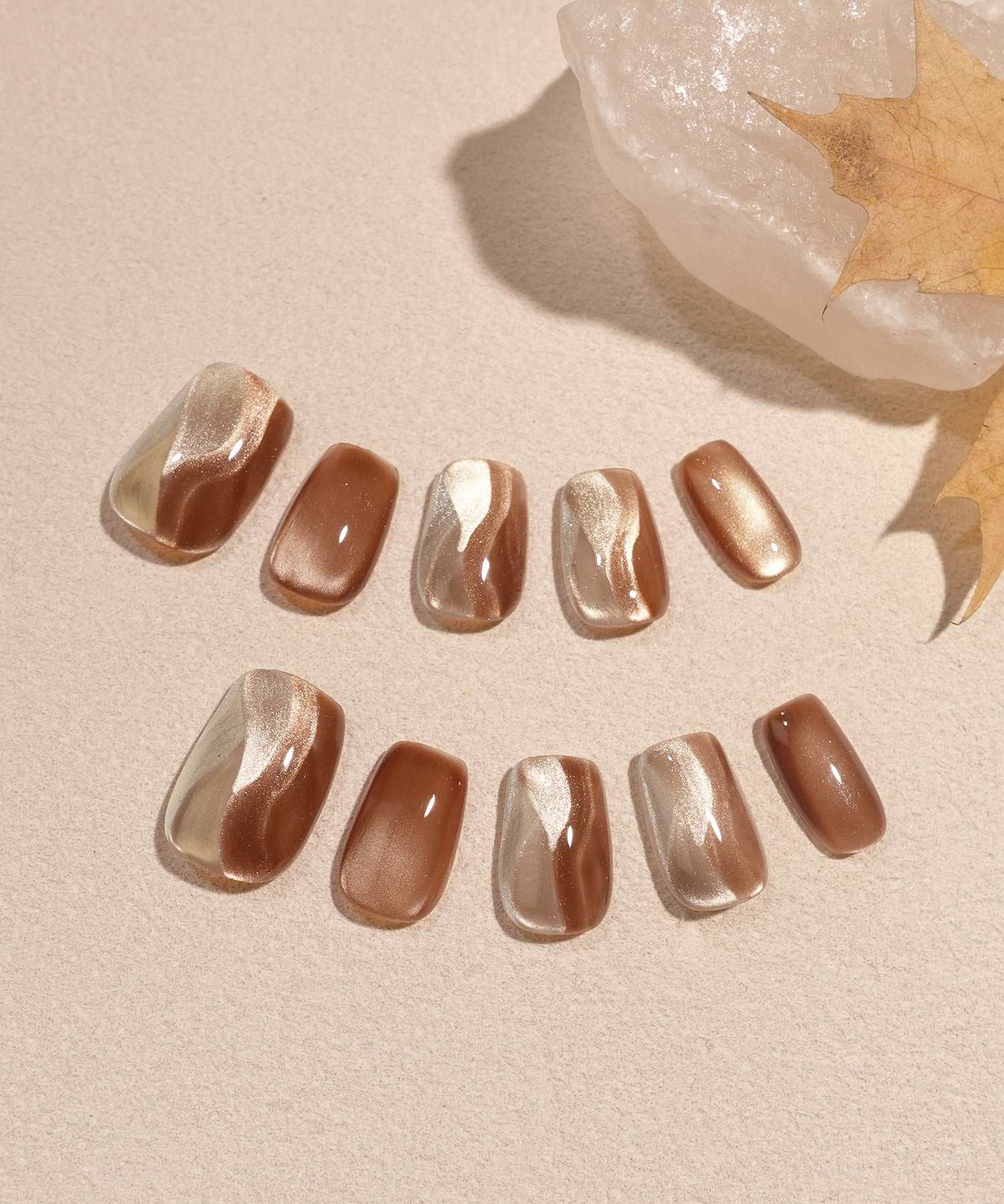 【一部当日発送】水光ネイルブラウンマグネットウェーブデザインショートスクエアネイルチップ