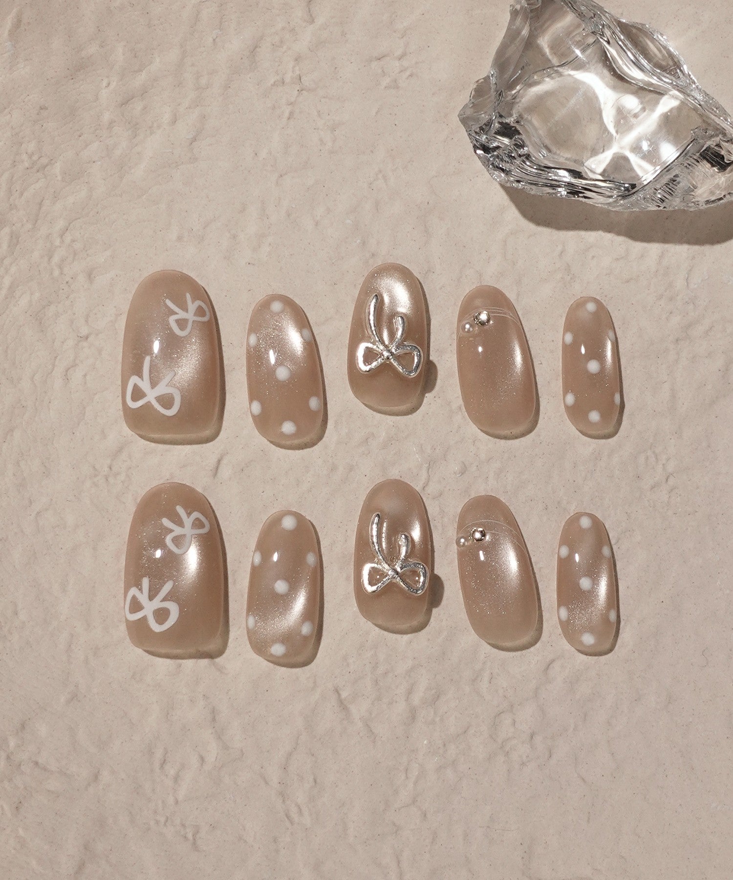 【一部当日発送】水光ネイルベージュマグネットドットリボンオーバルネイルチップ