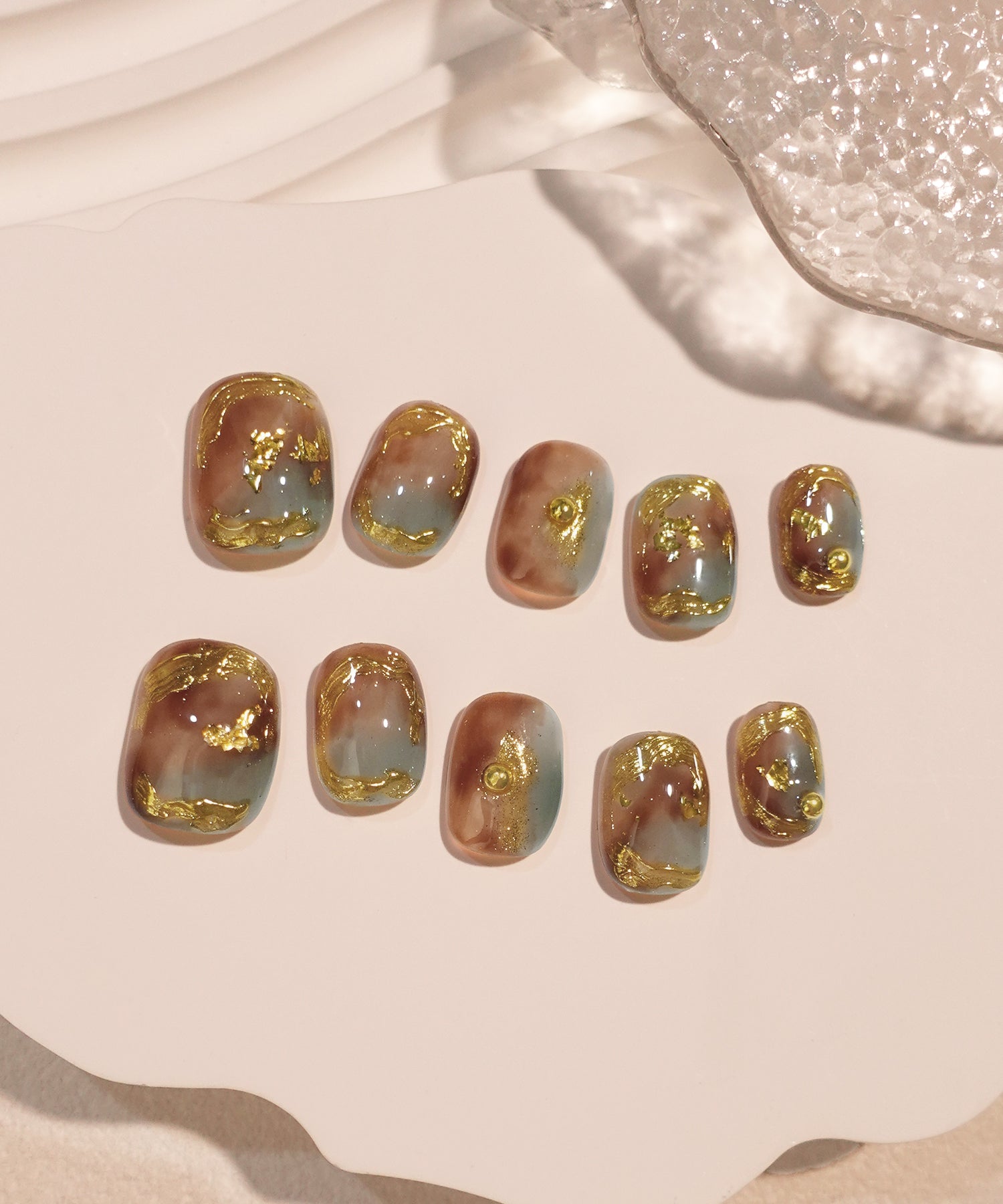 【COMING SOON】水光ネイルブラウンブルーニュアンスゴールドミラーアートショートスクエアネイルチップ