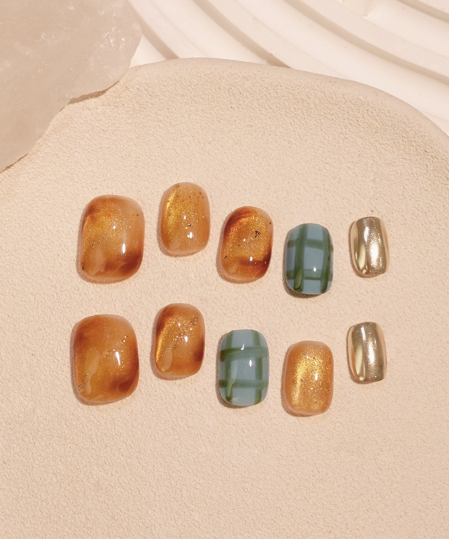 【予約販売】水光ネイルゴールドオレンジマグネットチェックニュアンスショートスクエアネイルチップ
