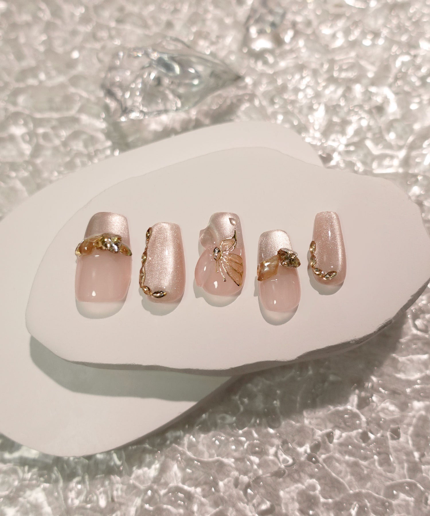 【当日発送】水光ネイルピンクベージュマグネットストーンバタフライワンホンバレリーナネイルチップ