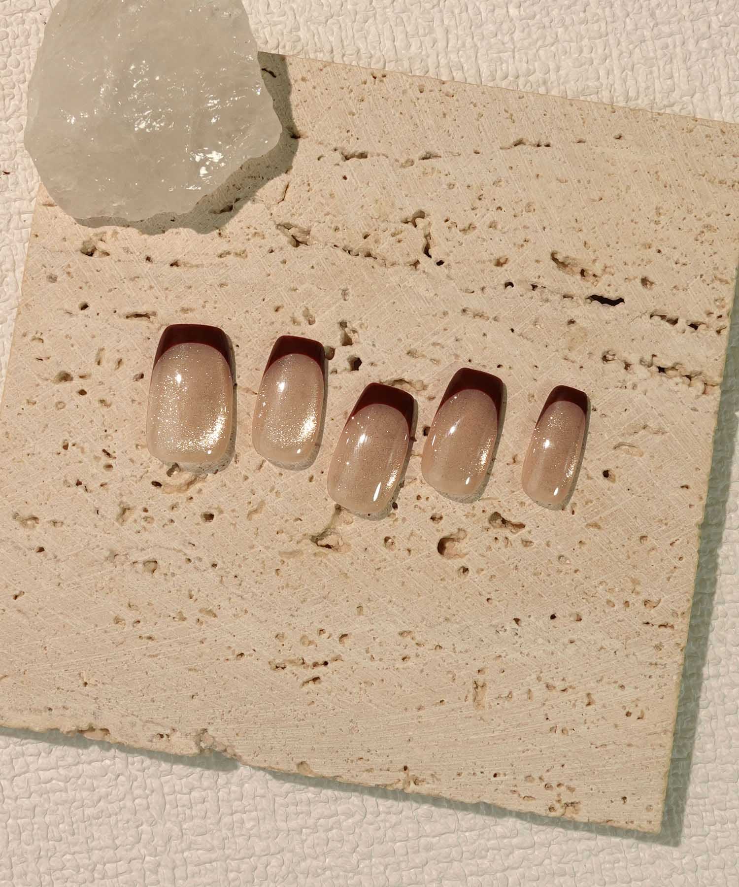 【当日発送】水光ネイルベージュマグネットブラウンフレンチシンプルスクエアネイルチップ