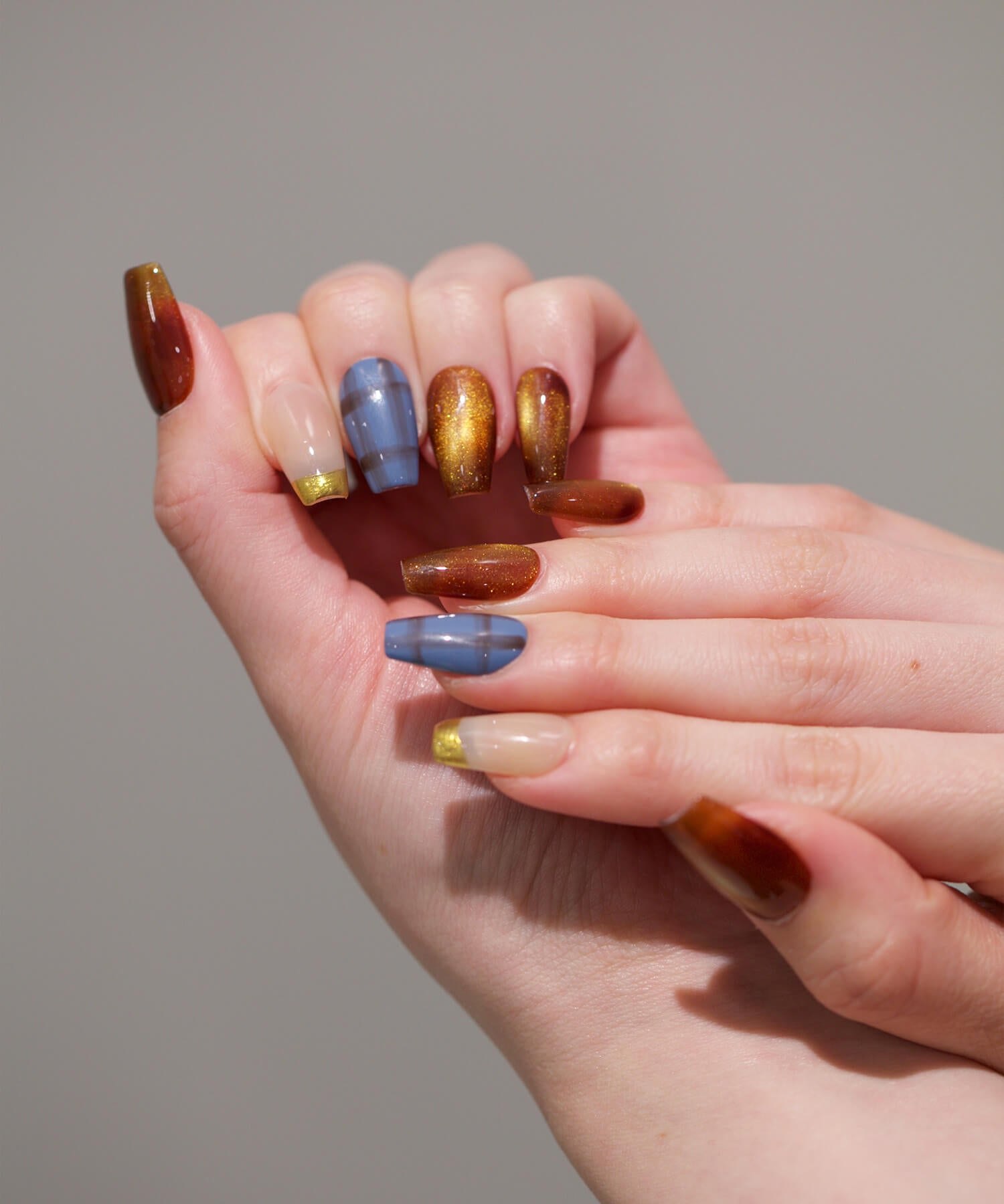 【SOLD OUT】水光ネイルブラウンマグネットニュアンスブルーチェックゴールドフレンチバレリーナネイルチップ