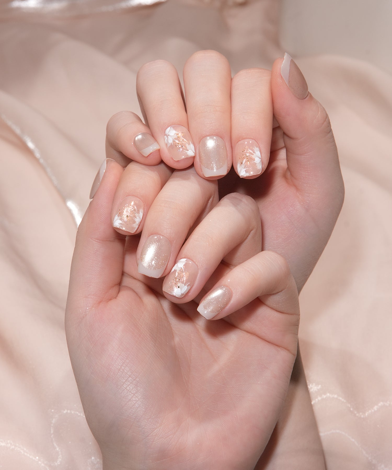 【COMING SOON】水光ネイルベージュマグネットブロッサムアートフレンチショートスクエアネイルチップ