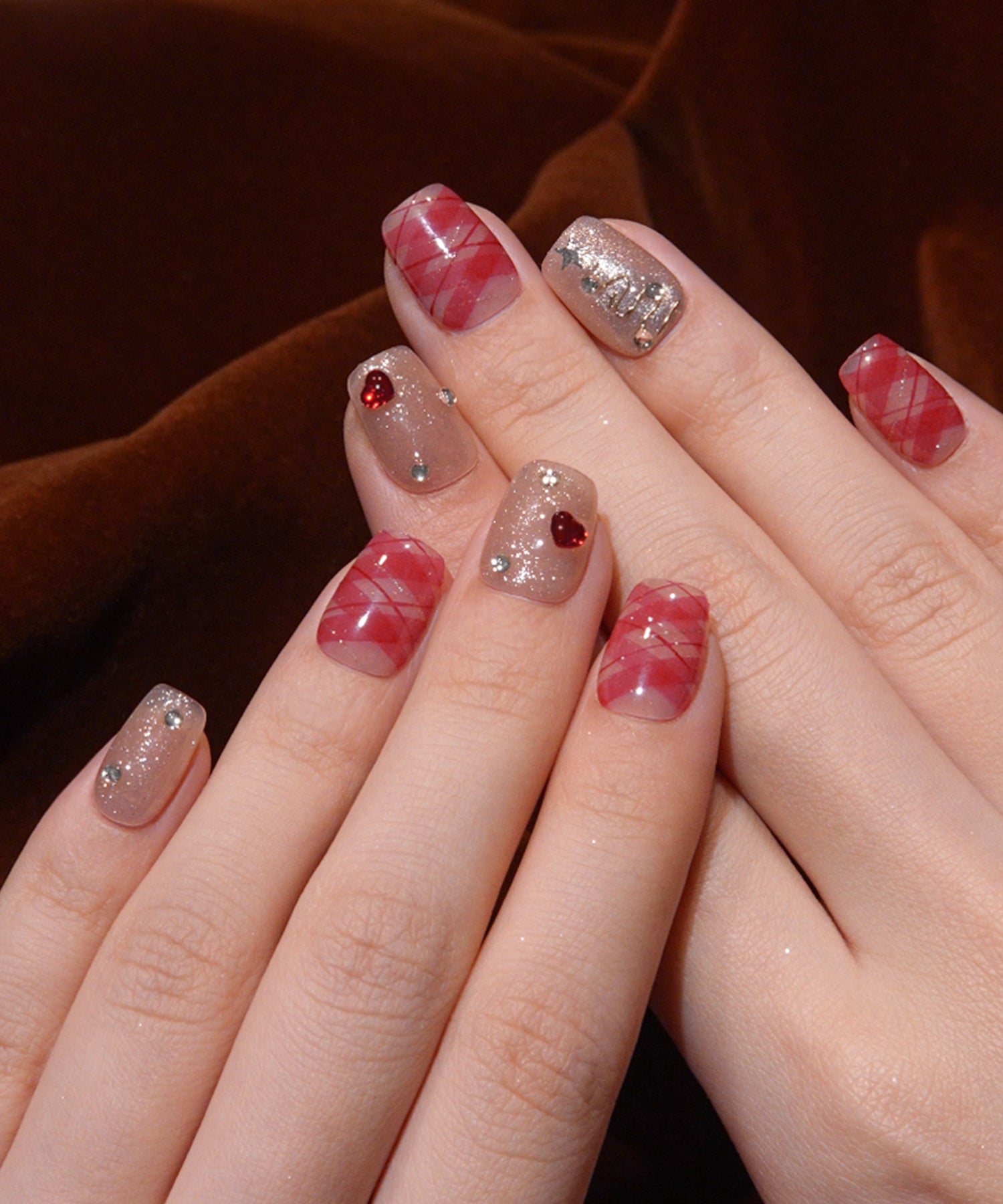 【当日発送】水光ネイルレッドチェックリボンハートストーンクリスマスリースショートスクエアネイルチップ