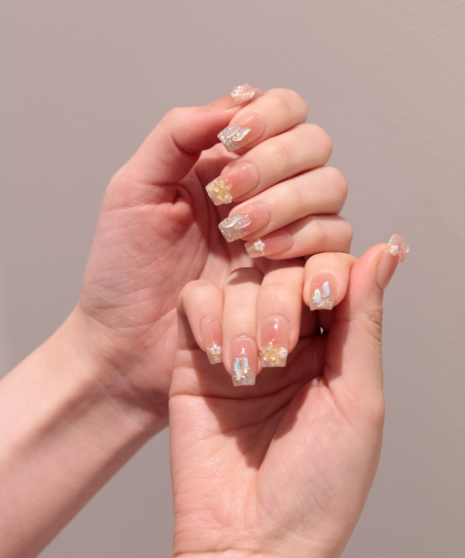 【一部当日発送】水光ネイルピンクチークフラワー偏光ストーンラメオーロラフレンチスクエアネイルチップ