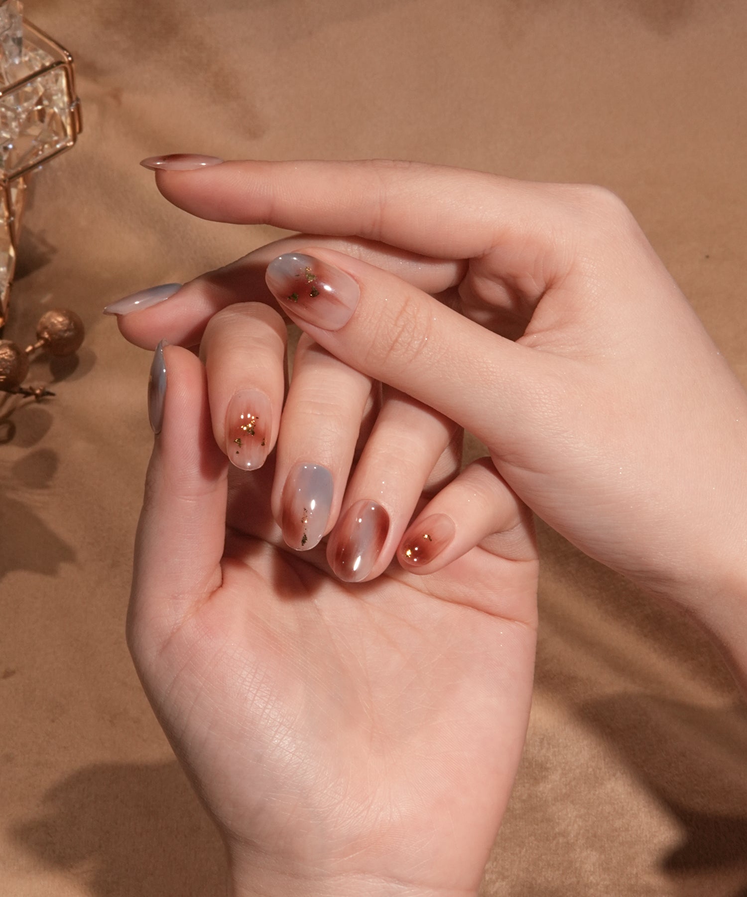 【当日発送】水光ネイルブラウンブルーニュアンスゴールドホイルオーバルネイルチップ