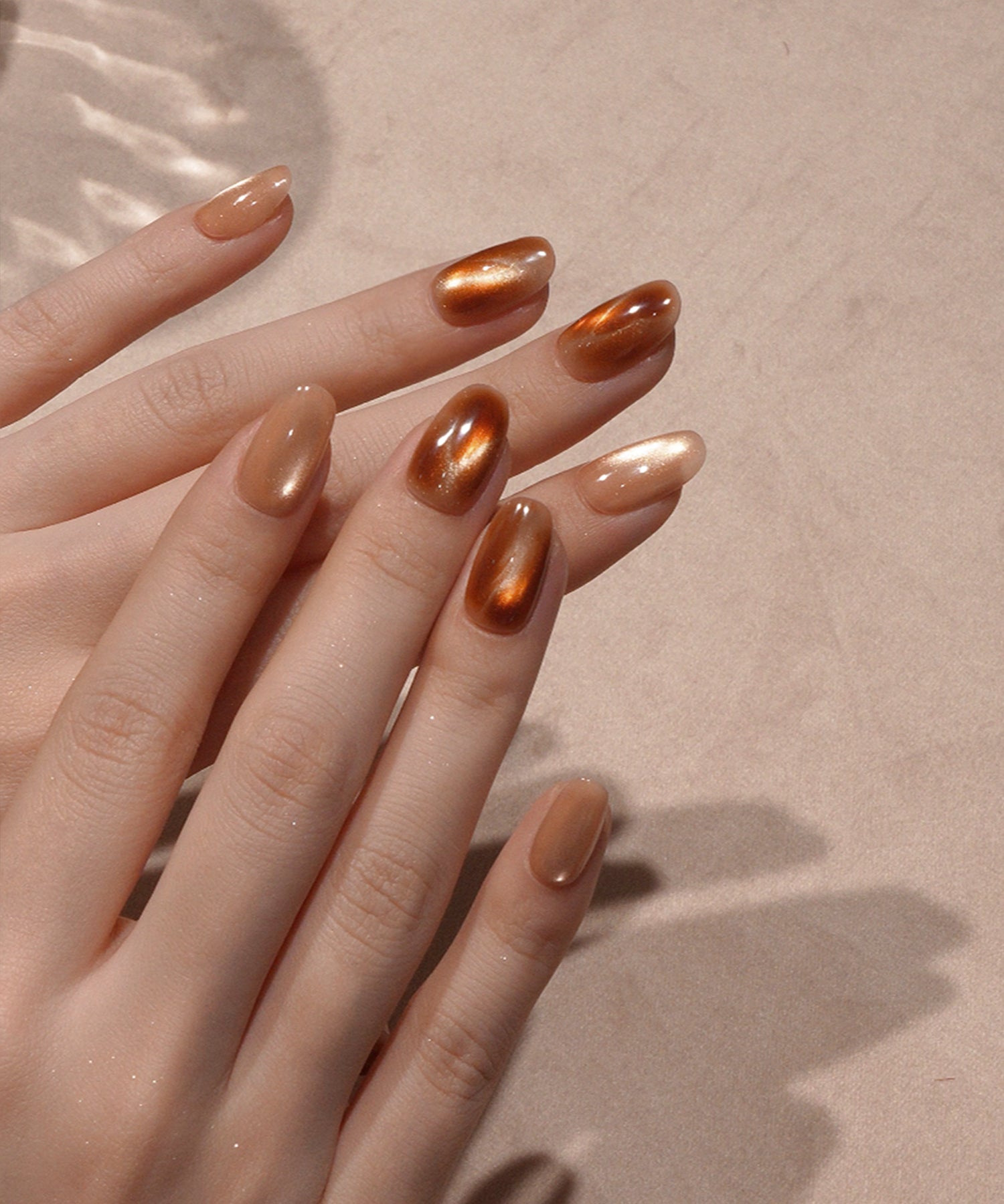 【COMING SOON】水光ネイルブラウンピンクニュアンスマグネットアートオーバルネイルチップ