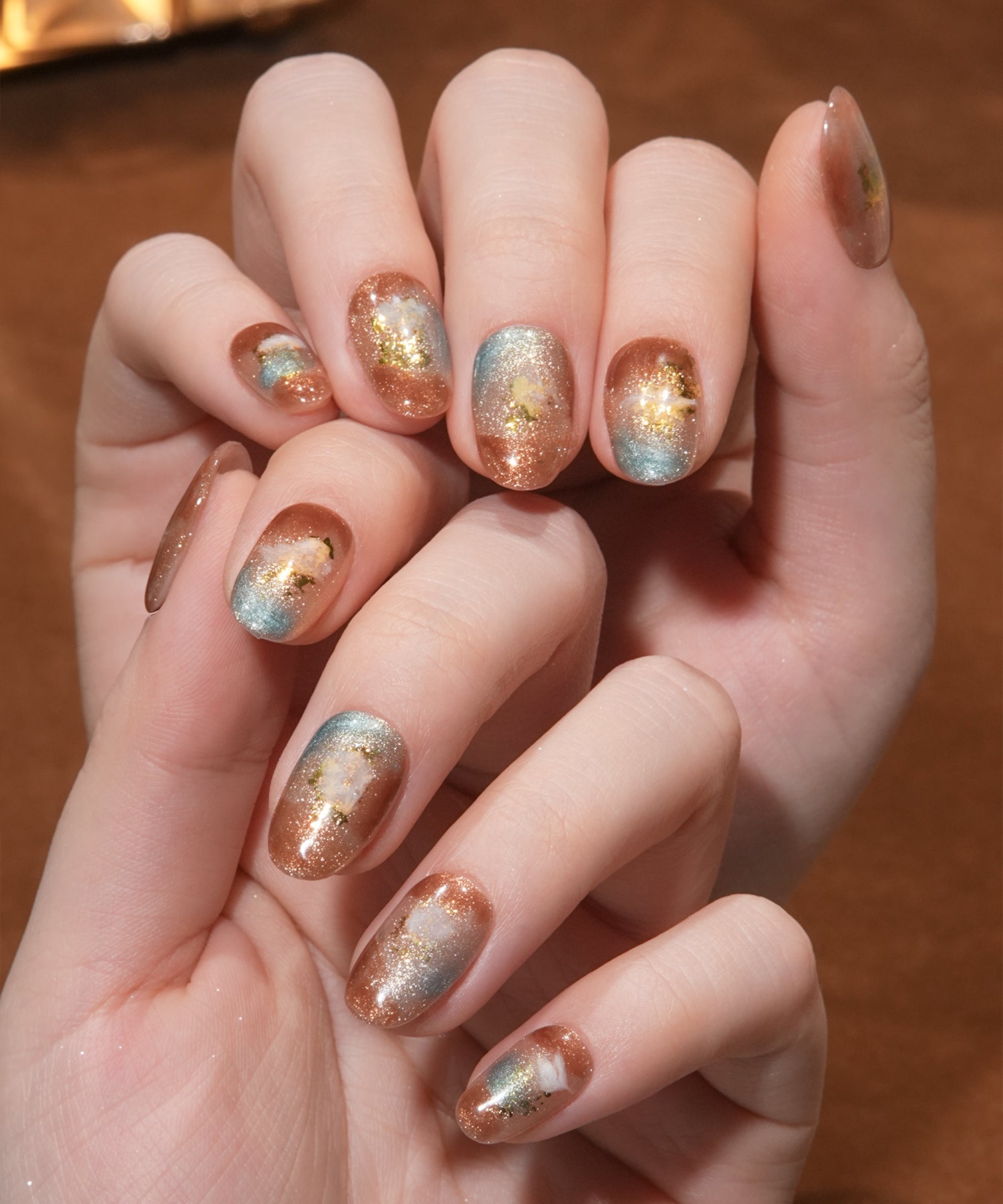 【COMING SOON】水光ネイルブラウンニュアンスゴールドラメホイルオーバルネイルチップ