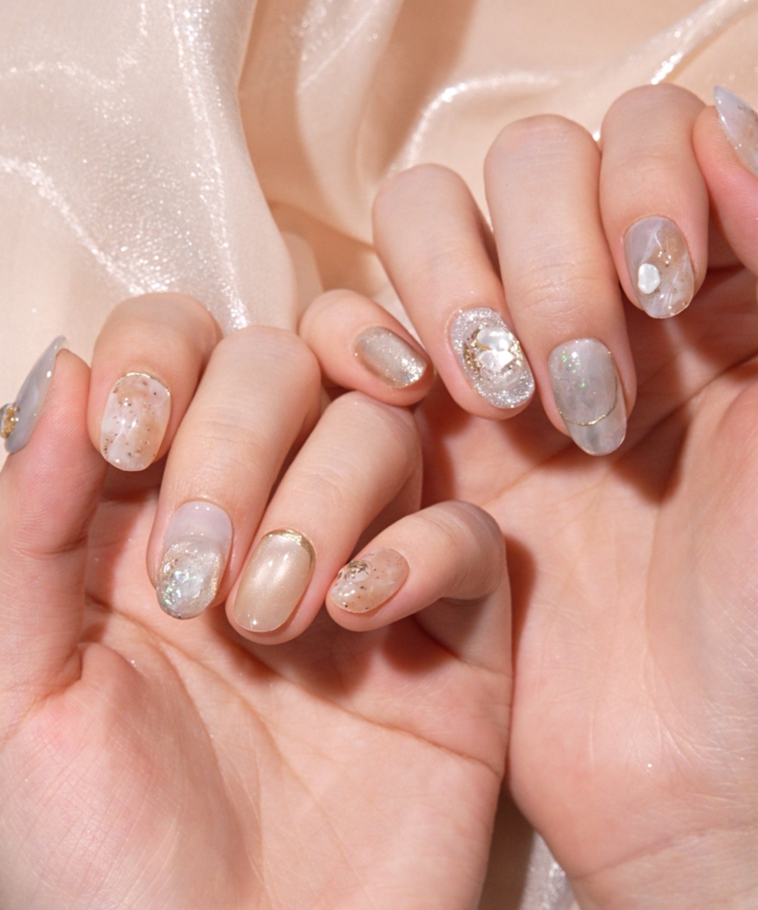 【当日発送】水光ネイルブルーニュアンスシェルゴールドミラーラインオーバルネイルチップ