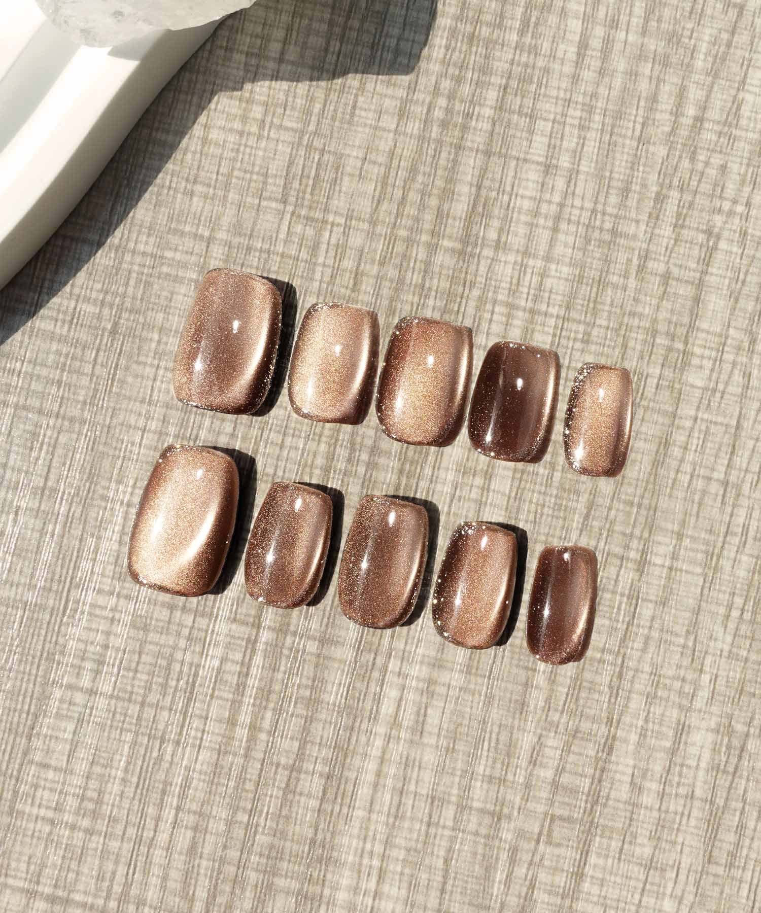 【当日発送】水光ネイルダークブラウンマグネットシルバーラメショートスクエアネイルチップ