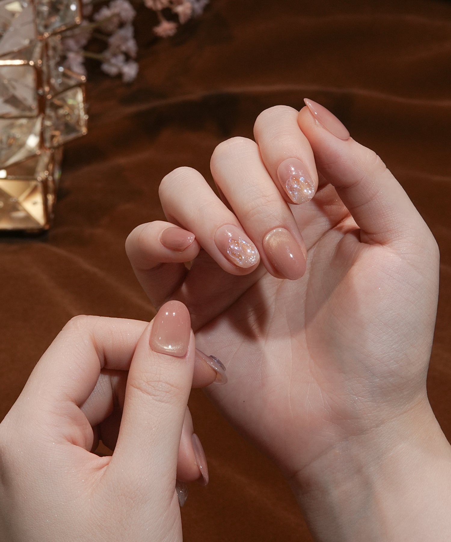 【予約販売】水光ネイルピンクマグネットオーロラストーンラメオーバルネイルチップ