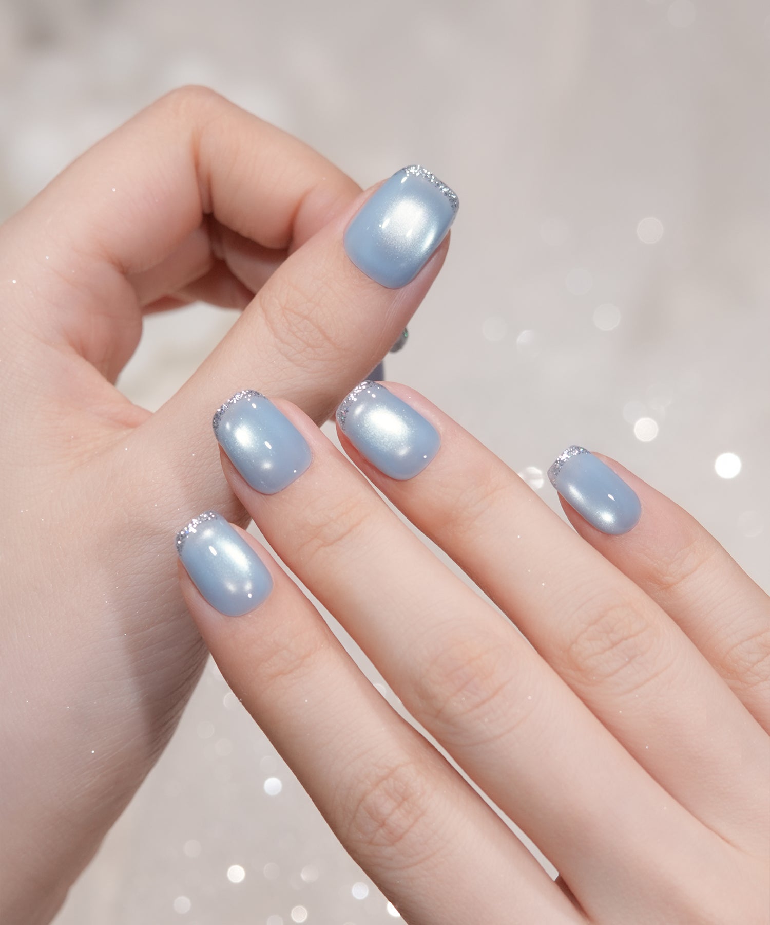 【COMING SOON】水光ネイルブルーマグネットシルバーラメフレンチショートスクエアネイルチップ