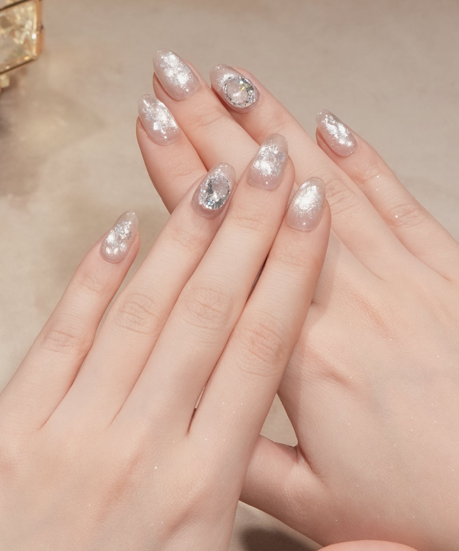 水光ネイルクリアホワイトベースホログラムシルバーストーンオーバルネイルチップ