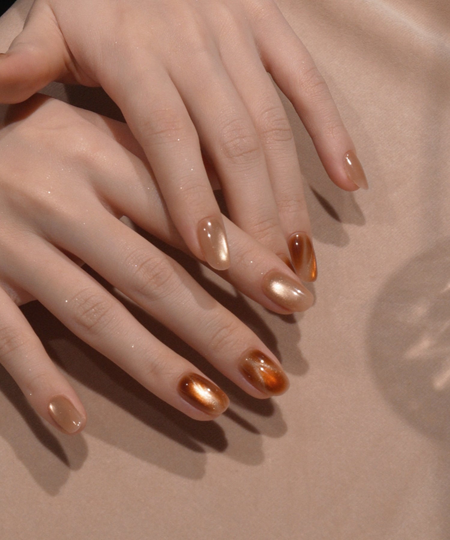 【当日発送】水光ネイルブラウンピンクニュアンスマグネットアートオーバルネイルチップ