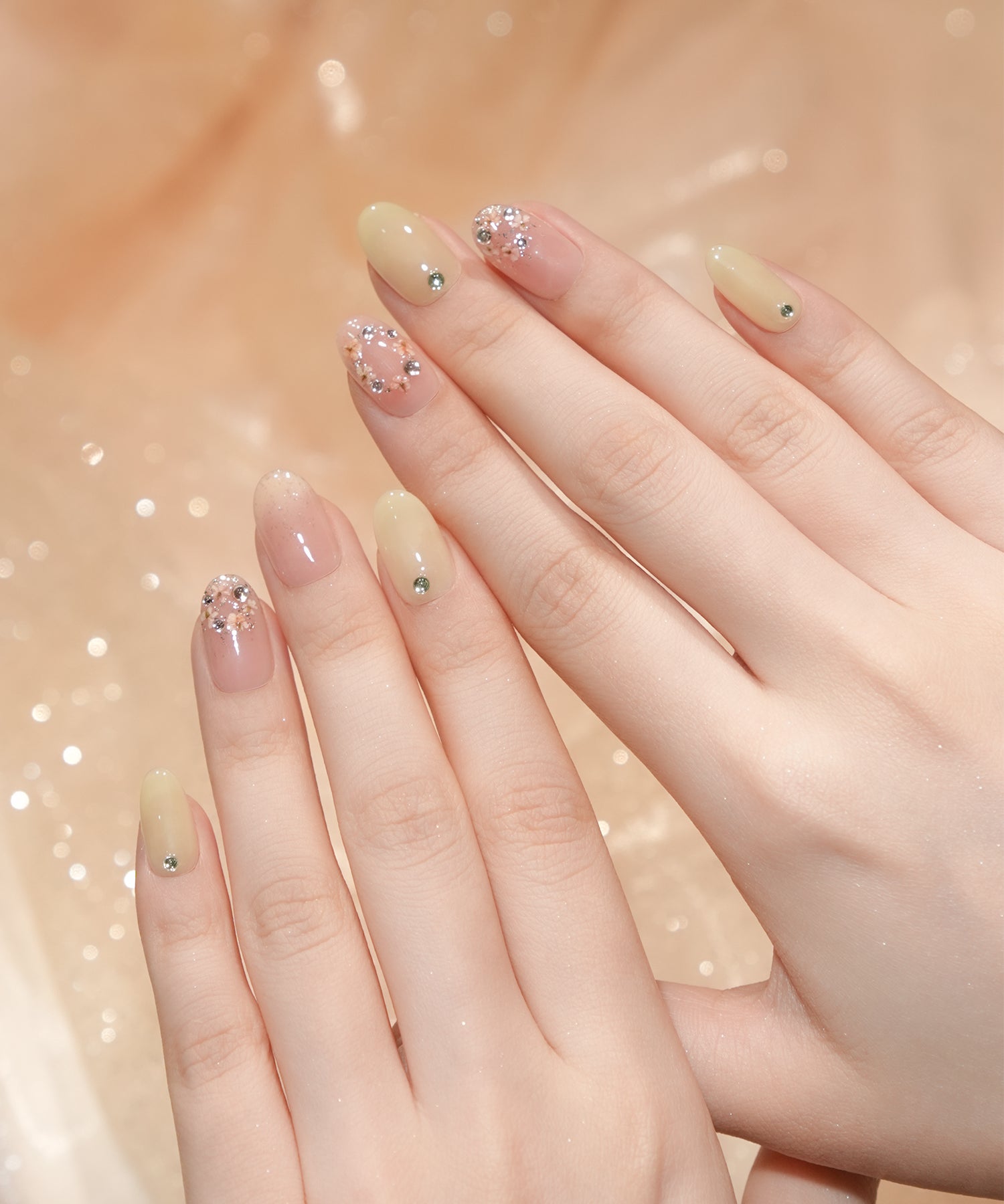【COMING SOON】水光ネイルレモンイエロードライフラワーリースストーンラメオーバルネイルチップ