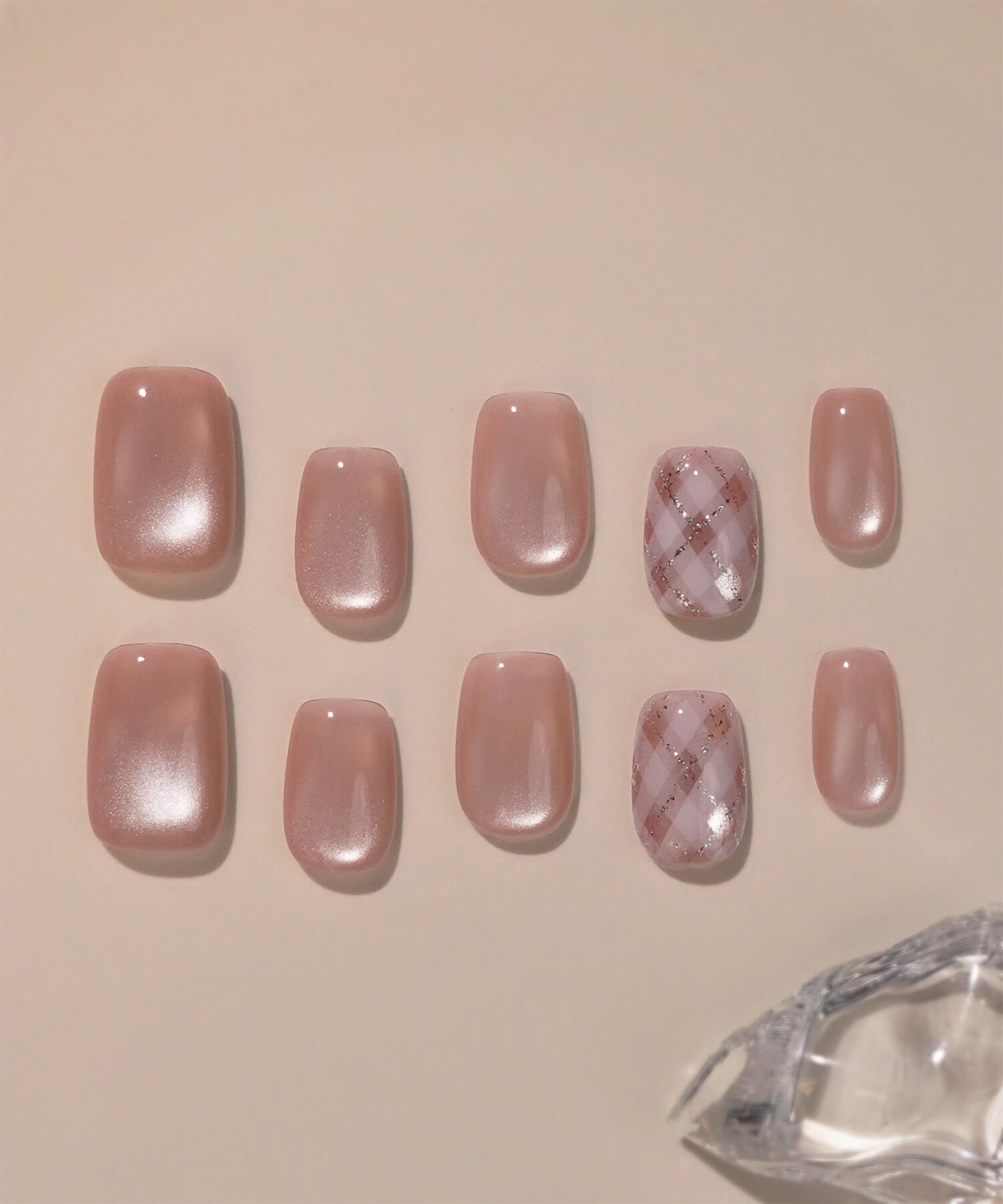 【SOLD OUT】水光ネイルピンクマグネットチェックシルバーラメラインシンプルショートスクエアネイルチップ