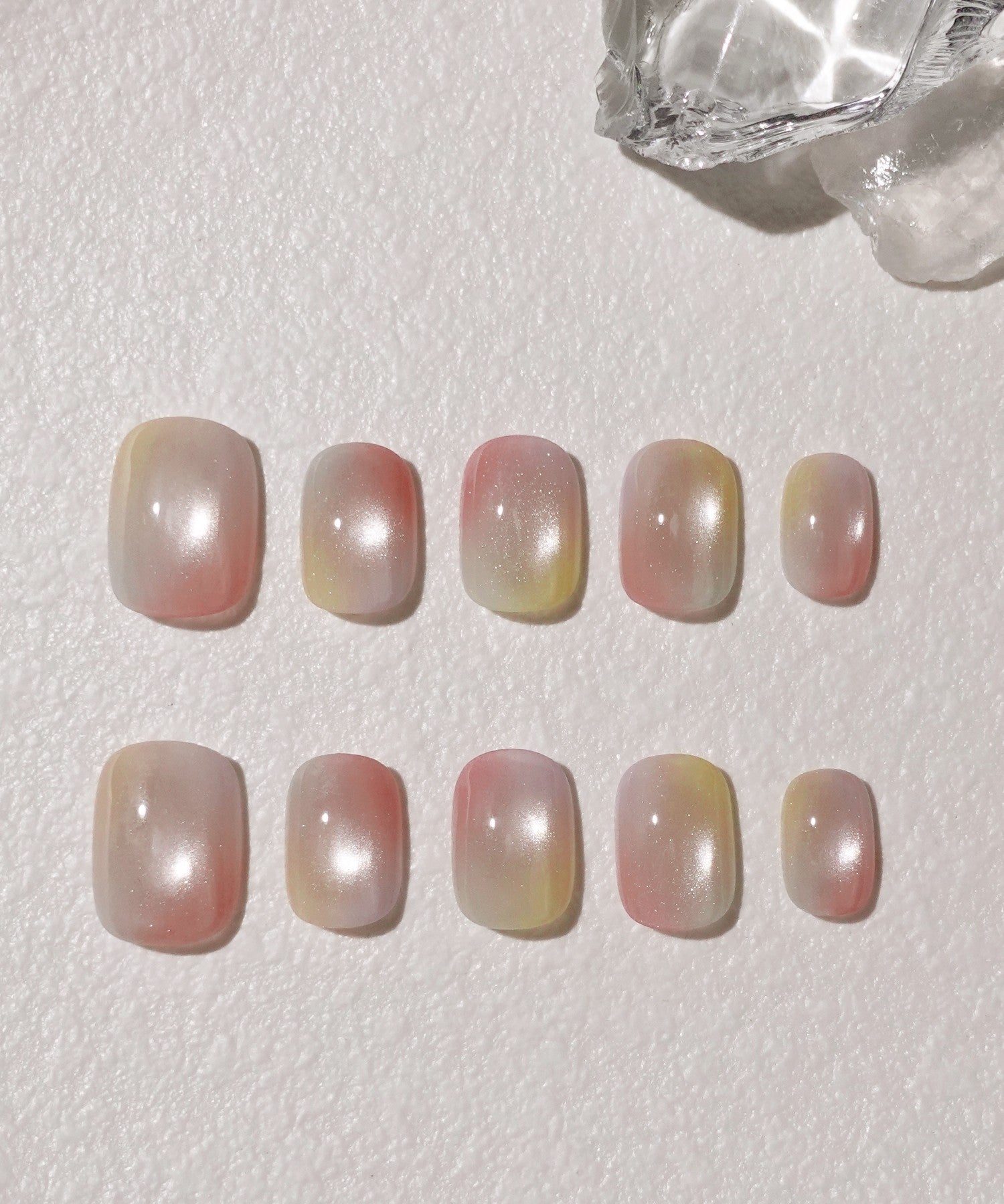 【当日発送】 水光ネイルカラフルマグネットグラデーションショートラウンドネイルチップ