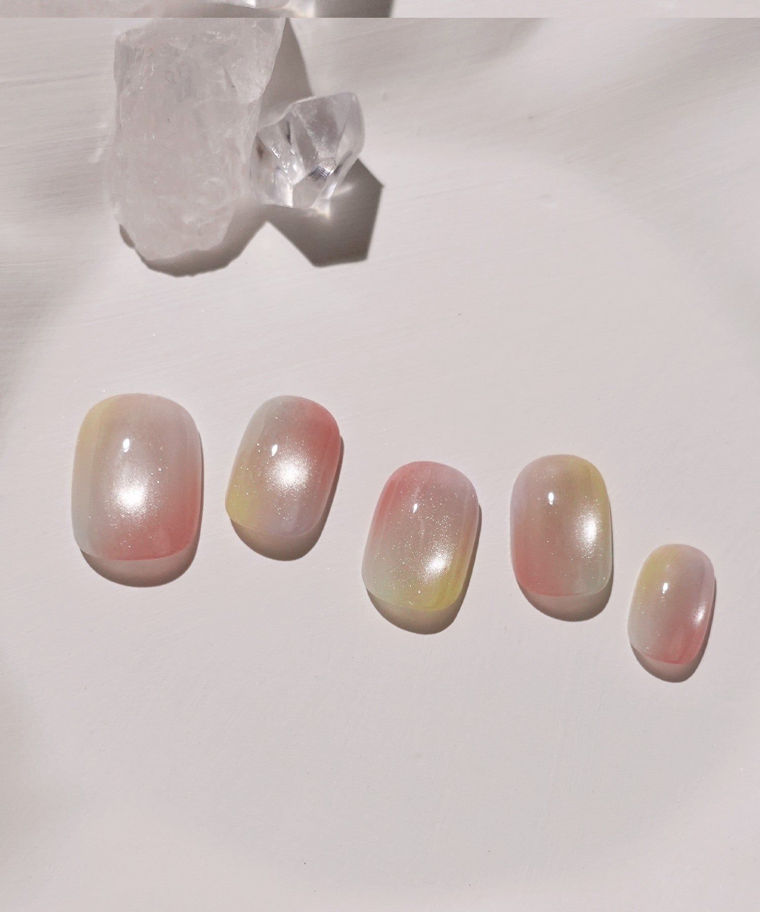 【当日発送】 水光ネイルカラフルマグネットグラデーションショートラウンドネイルチップ